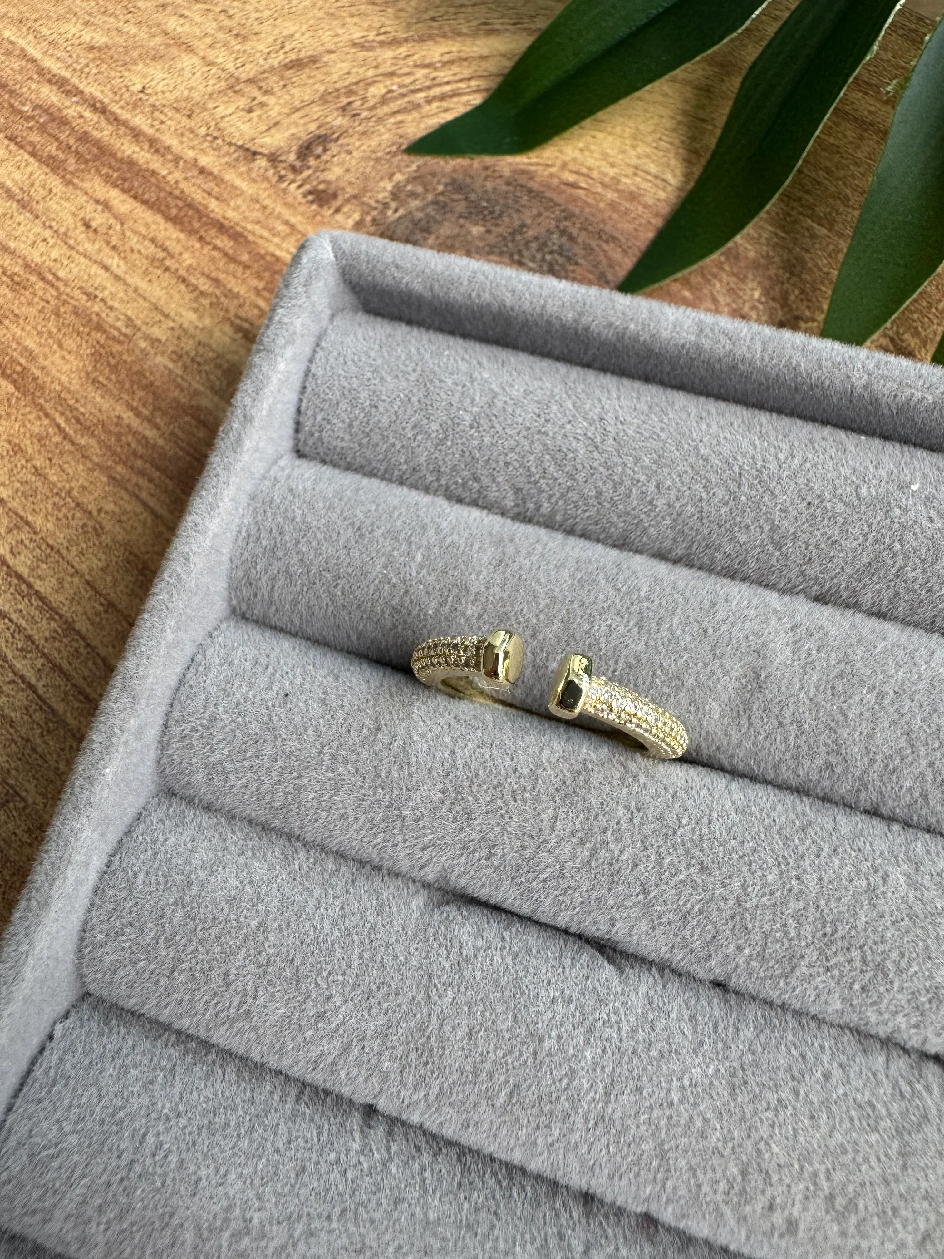 14K Altın Kaplama Önden Kapamalı Taşlı Yüzük Gold