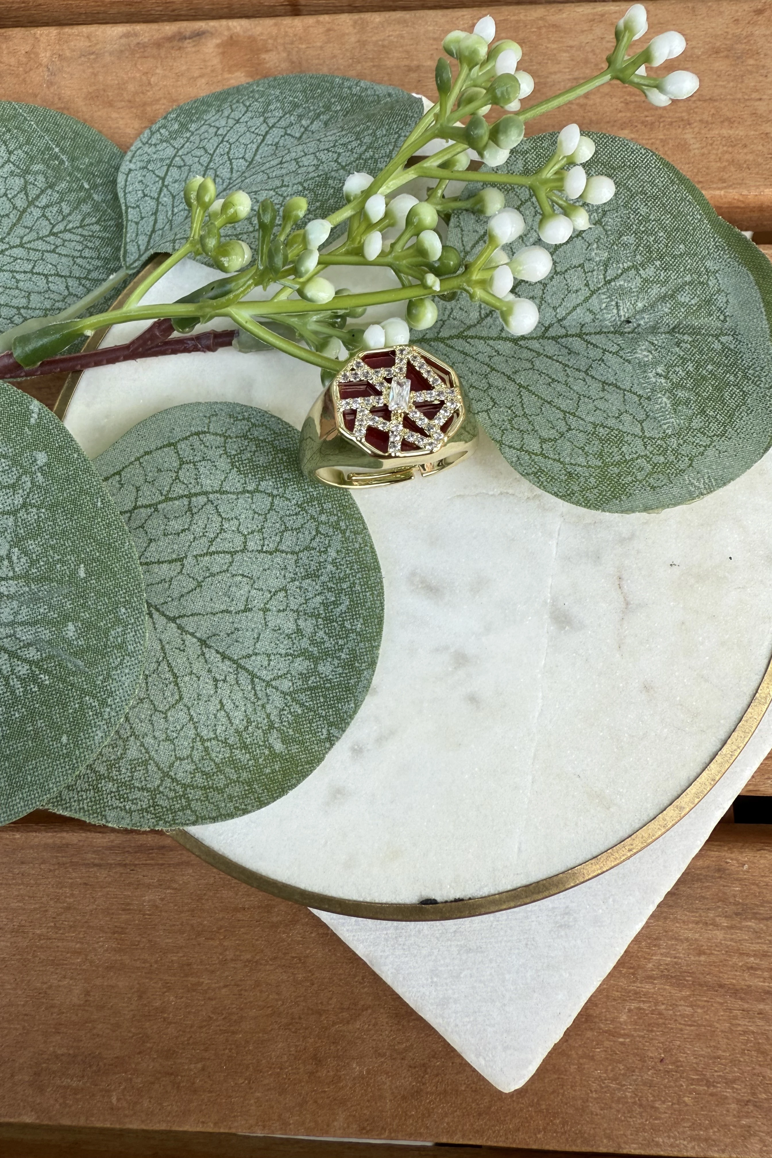 14K Altın Kaplama Bordo Plaka Üzeri Motif Yüzük