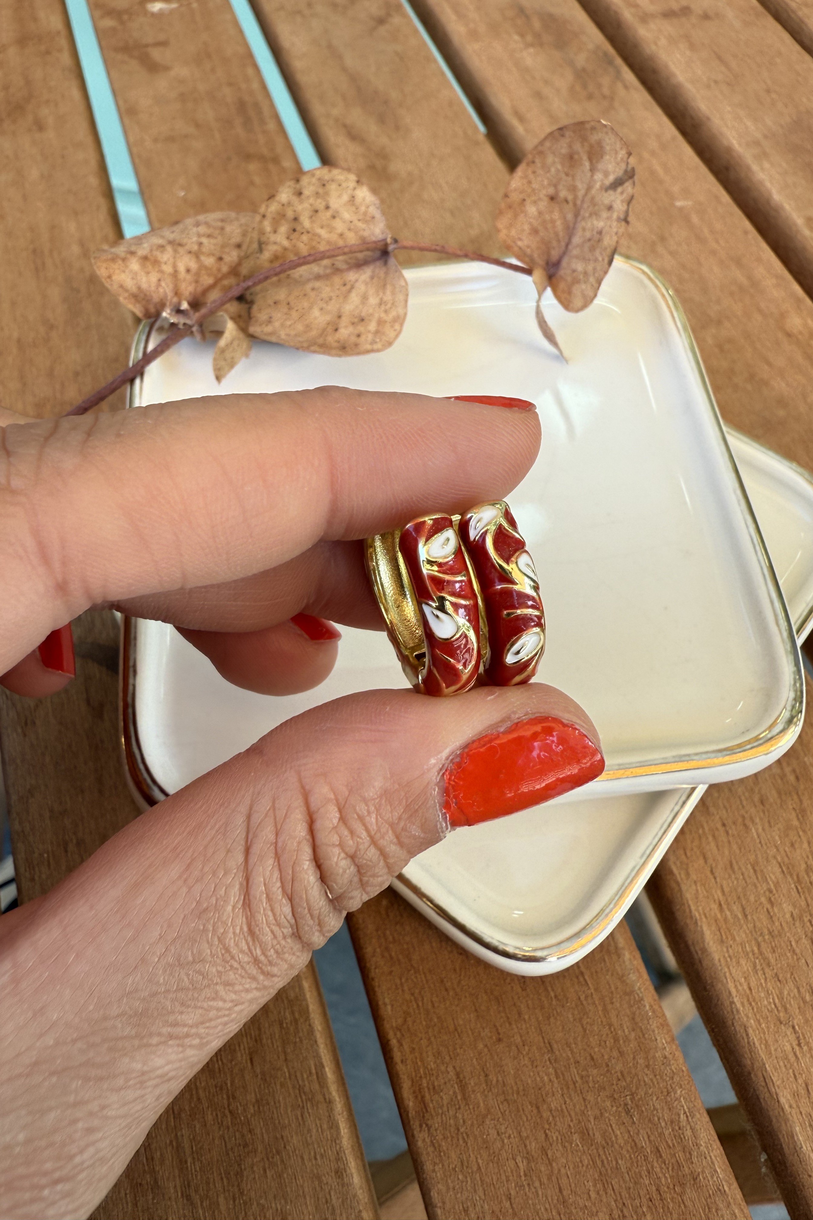 14K Altın Kaplama Kırmızı Mineli Emily Küpe 2cm