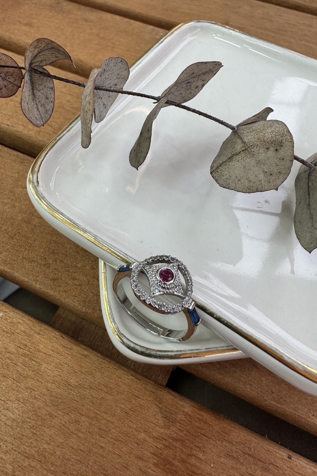 14K Altın Kaplama Kenarları Lacivert Ortası Fuşya Taşlı Yüzük Silver