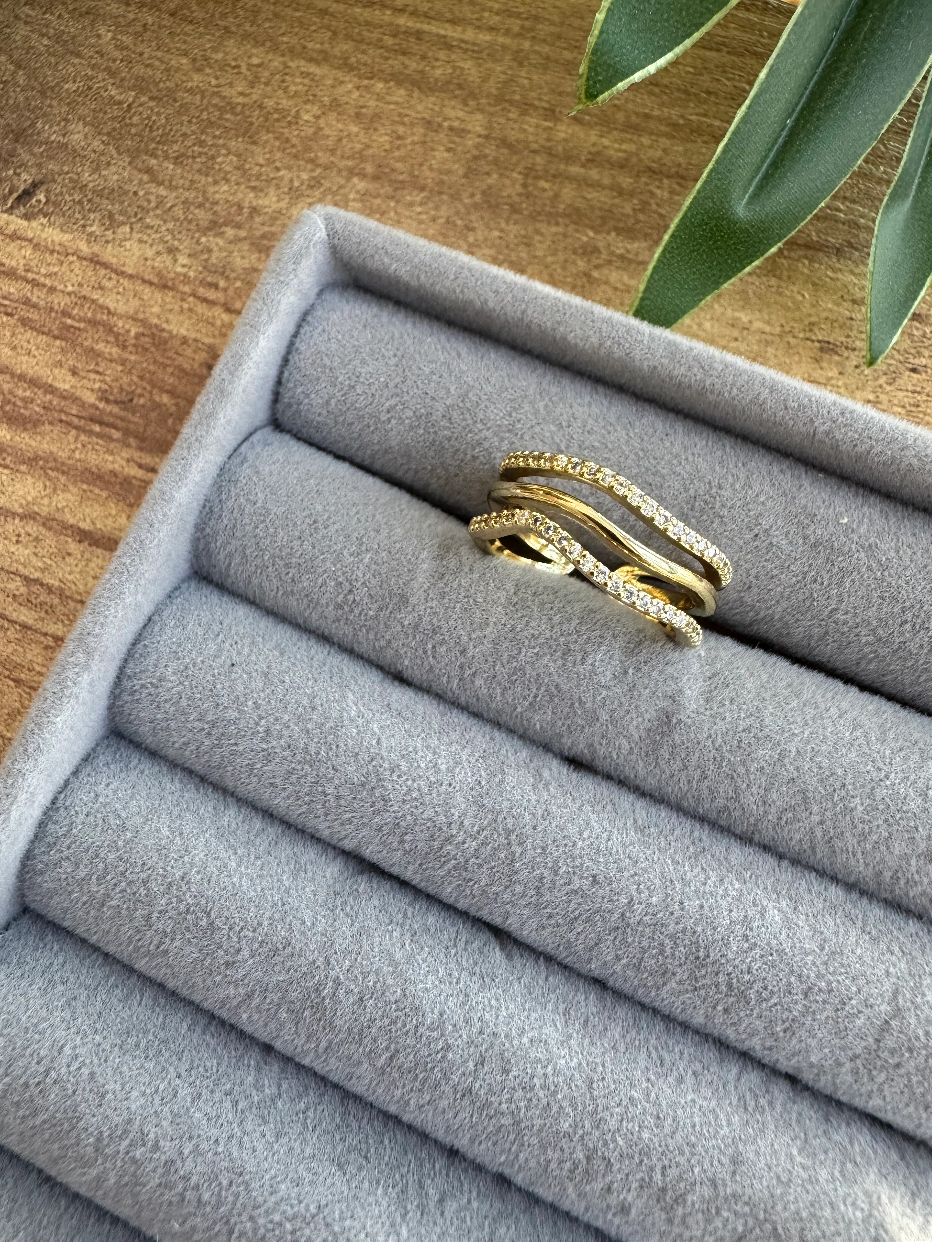 14K Altın Kaplama Üç Sıra Dalga Yüzük