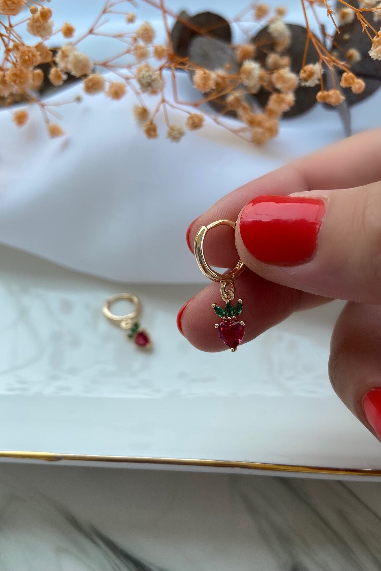 Opal Taşlı Çilek Küpe