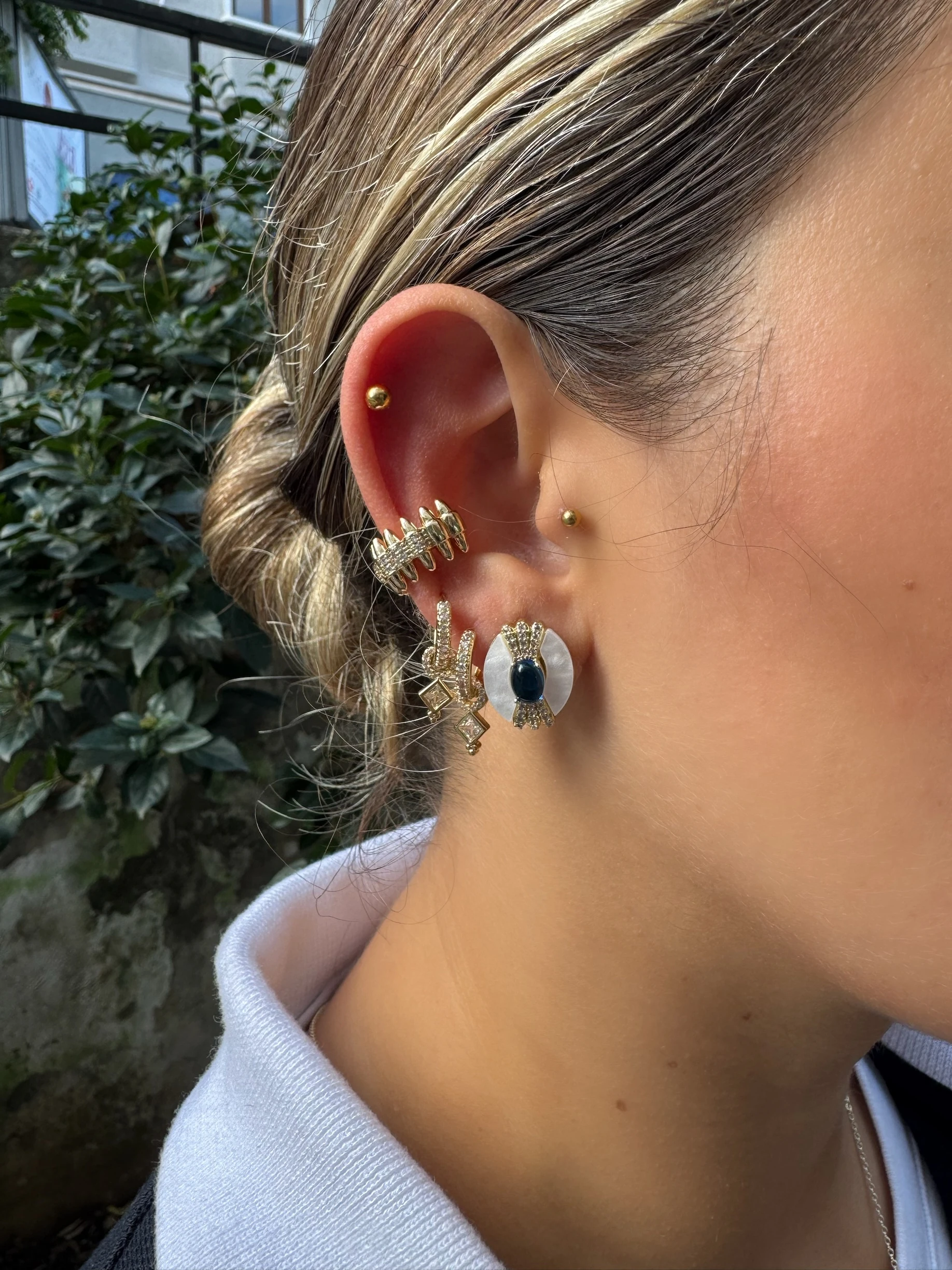 14K Altın Kaplama Mavi Taşlı Sedefli Küpe