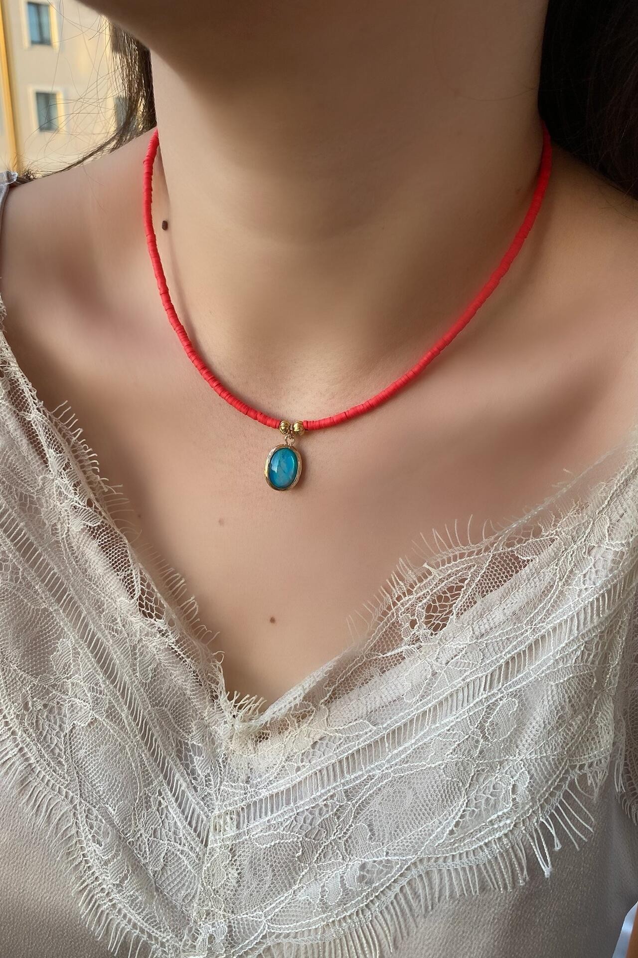 Kırmızı Küçük Fimo ve Mavi Boncuk Kolye