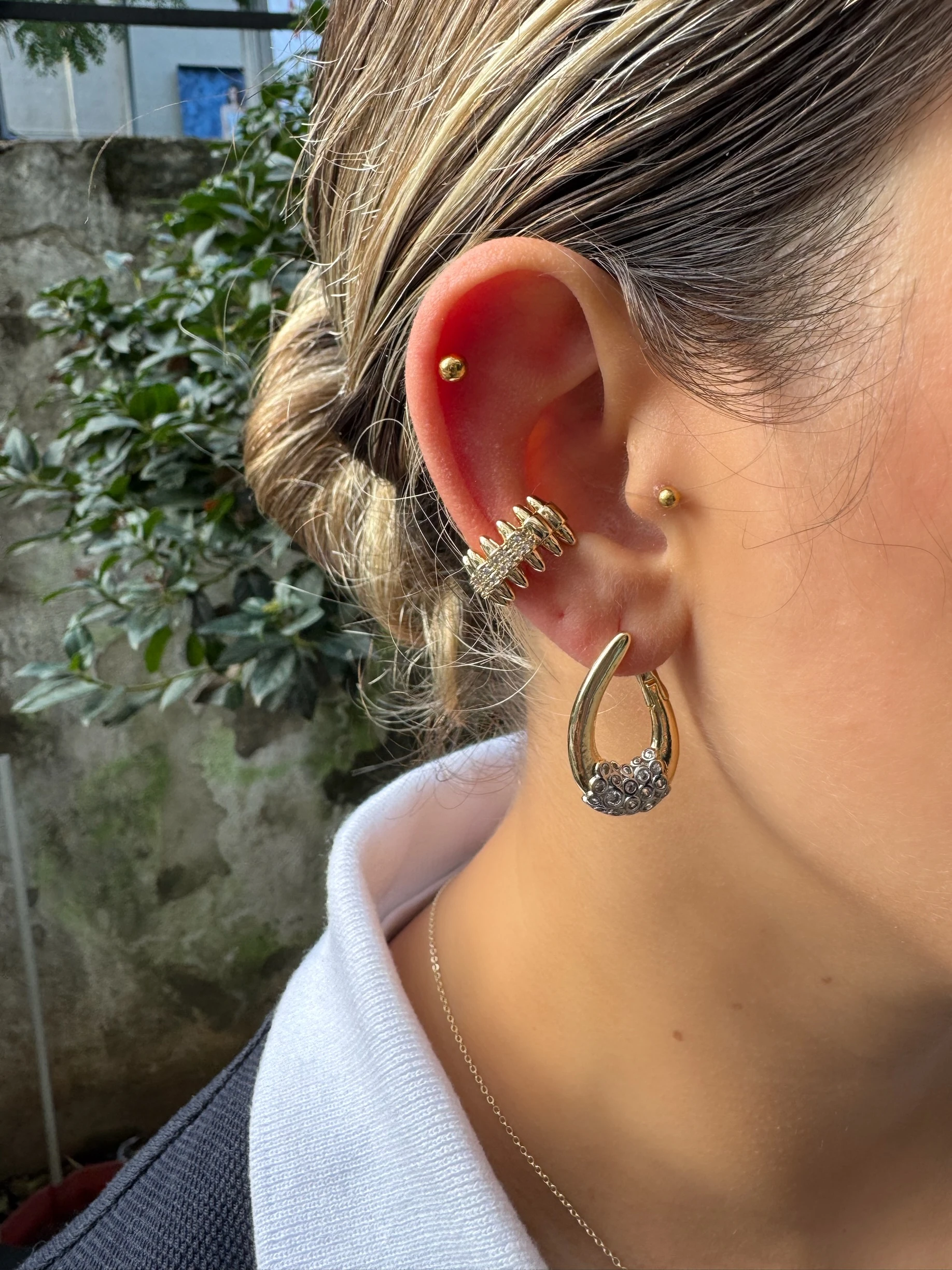 14K Altın Kaplama Altı Taşlı Tasarım Küpe