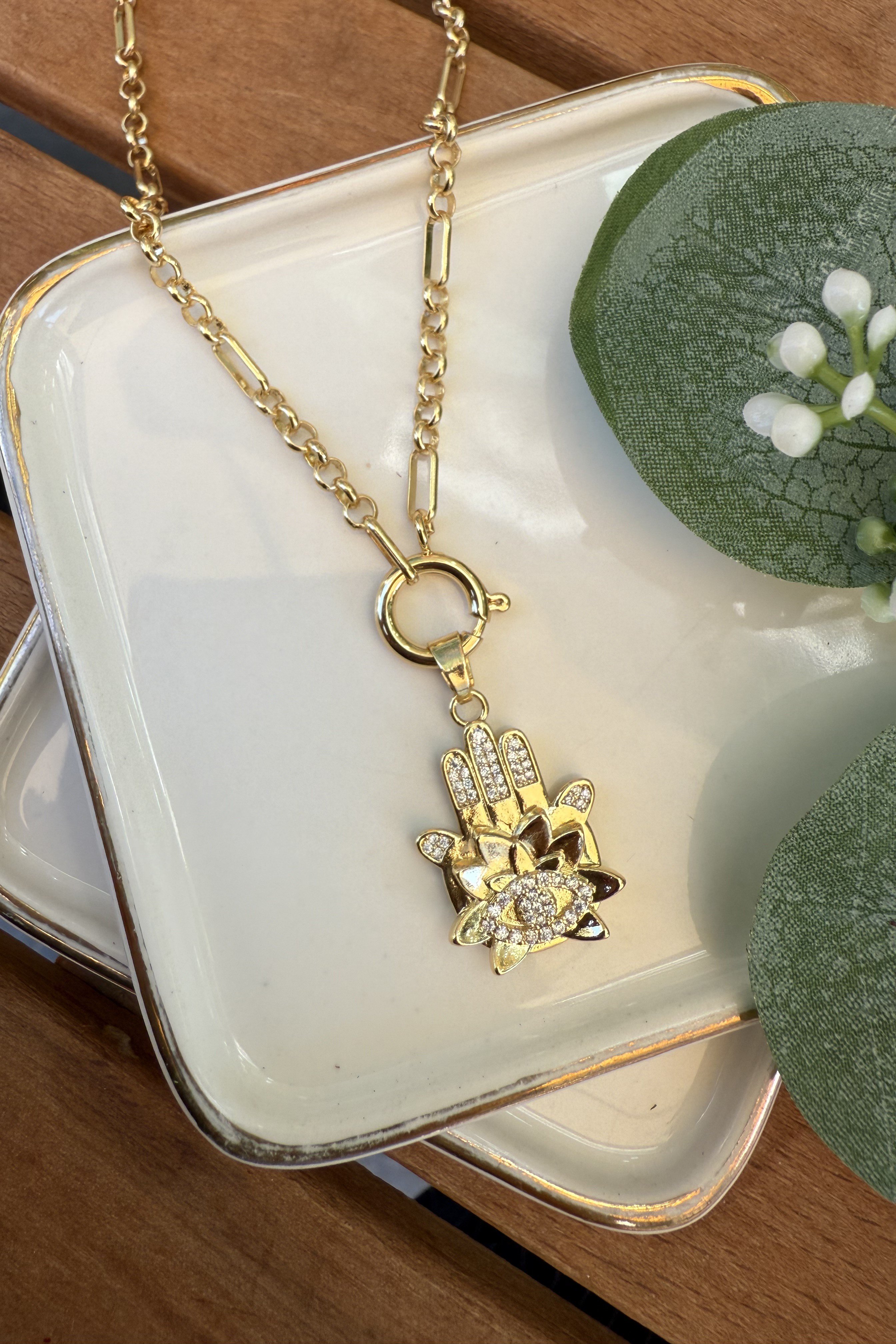 14K Altın Kaplama Tasarım Zincirli Hamsa İçi Lotus Kolye 45cm