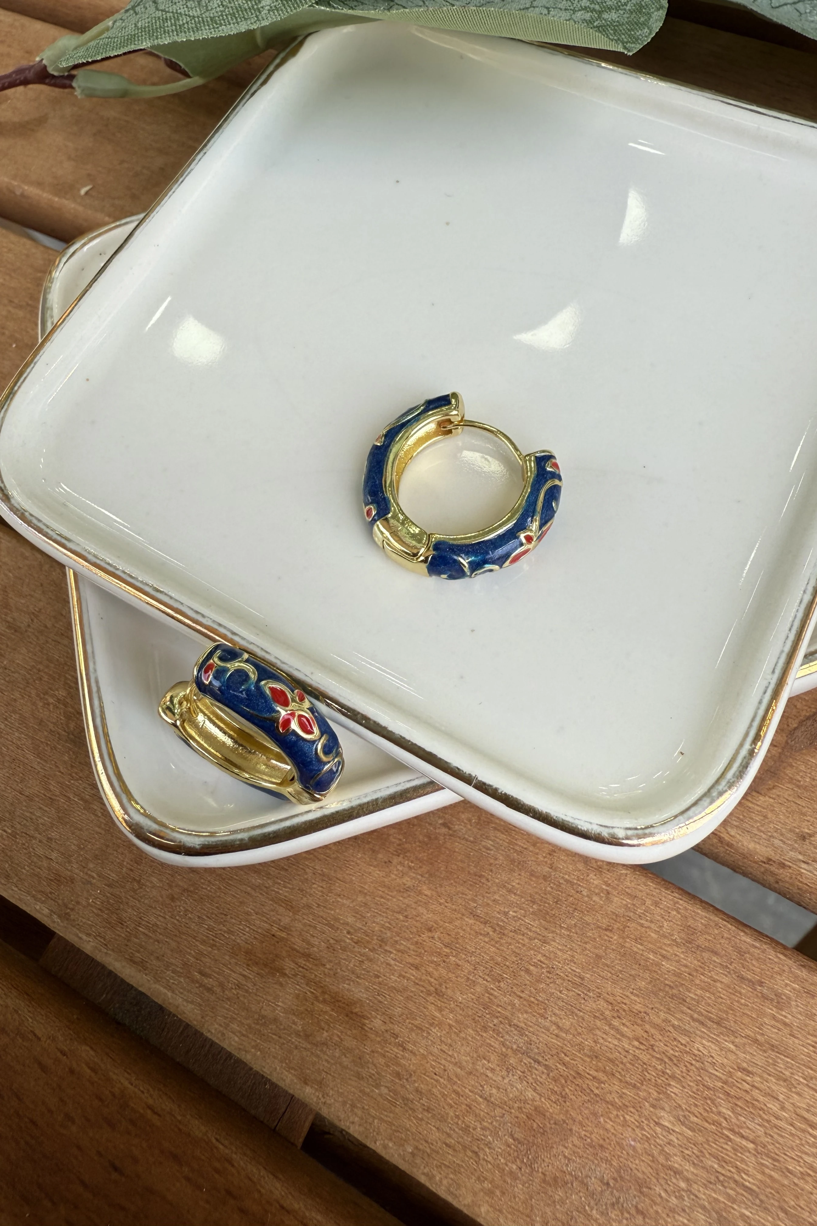 14K Altın Kaplama Lacivert Mineli Mina Küpe