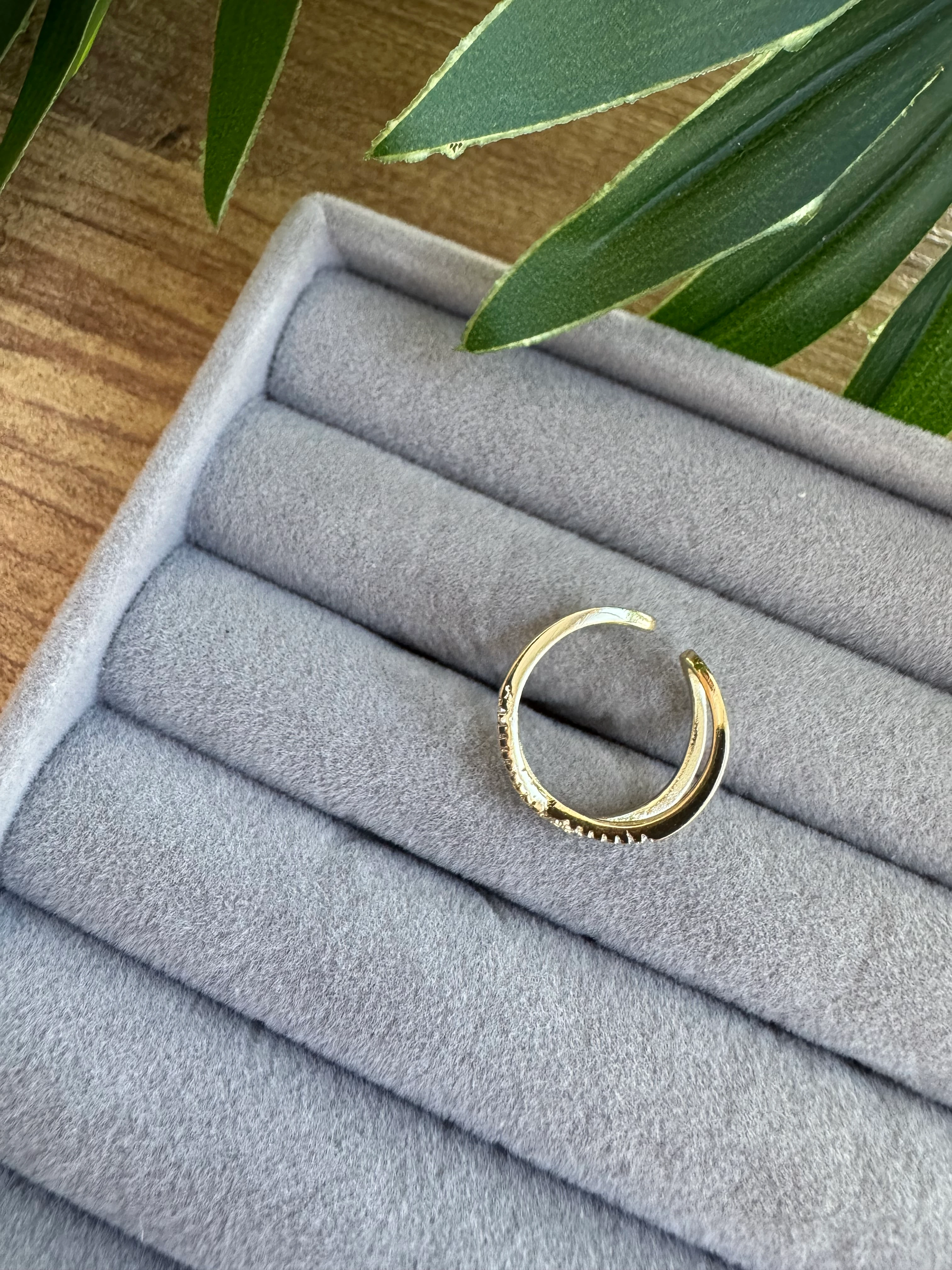 14K Altın Kaplama Taşlı X Geçişli Serçe Parmak Yüzüğü 