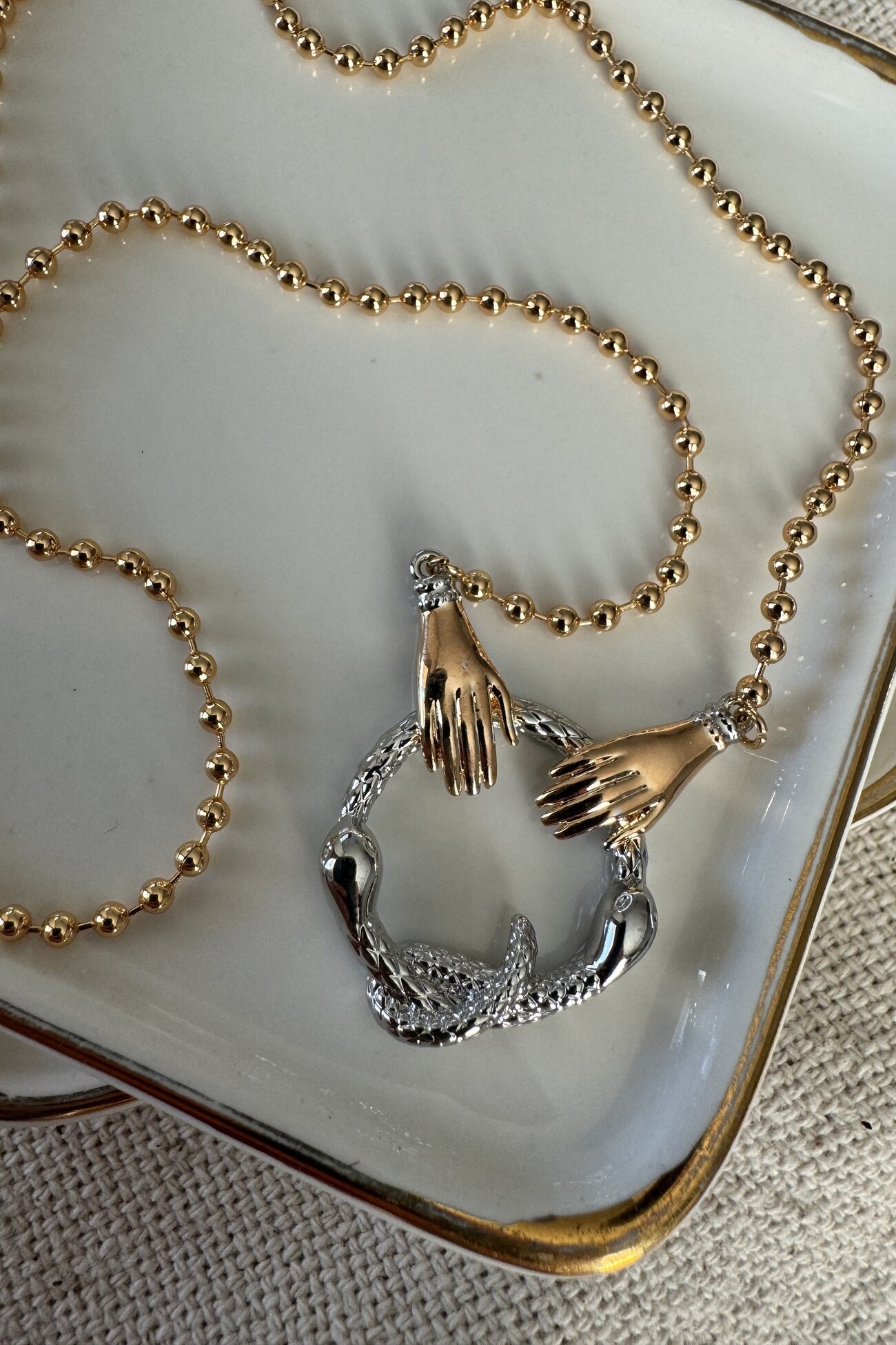14K Altın Kaplama Minik Top Zincirli El Detaylı Kolye 55cm