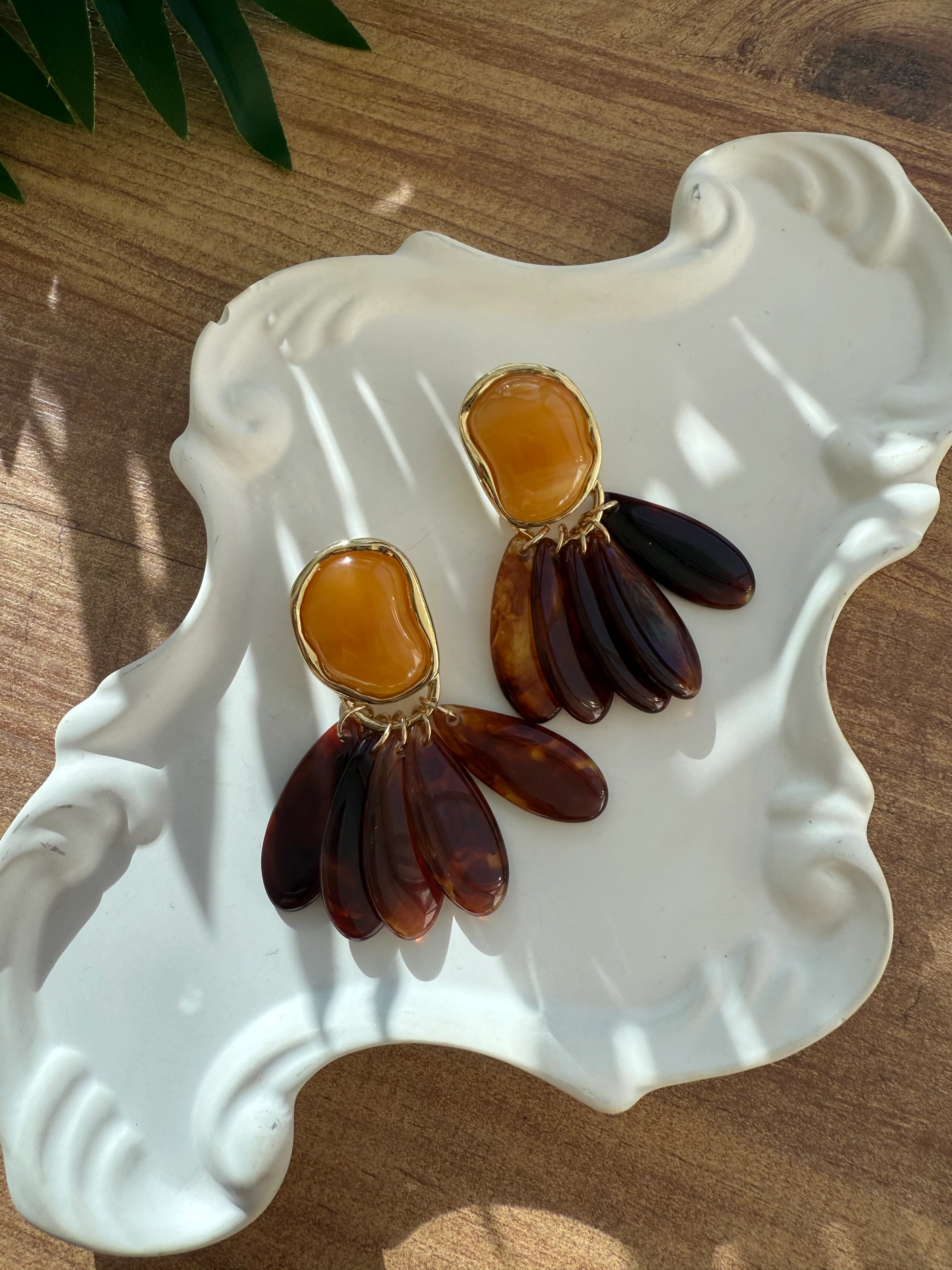 ZR Model Reçine Kehribar Taşlı Küpe