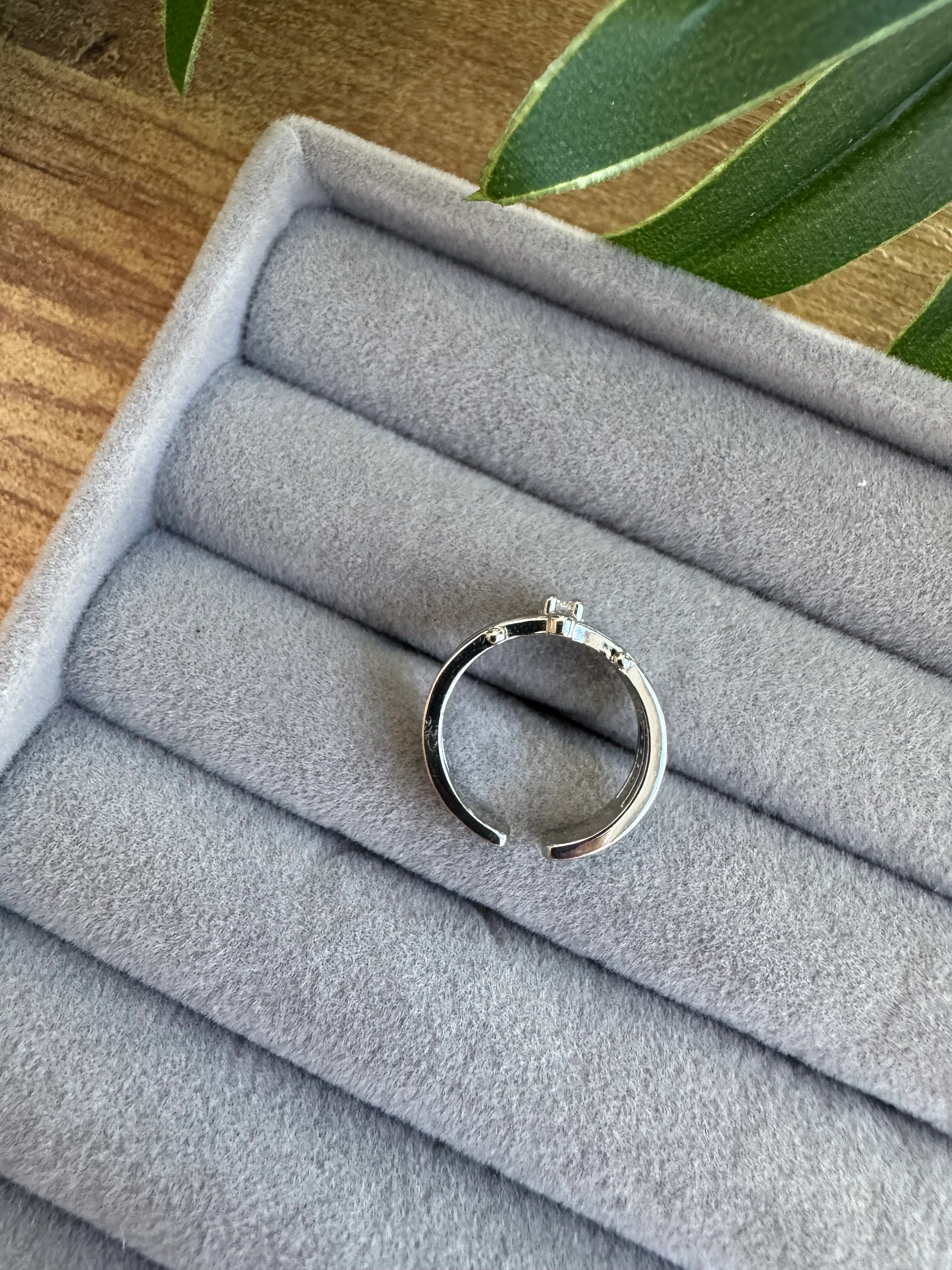 14K Altın Kaplama Üç Sıra Ortası Taşlı Serçe Parmak Yüzüğü Silver