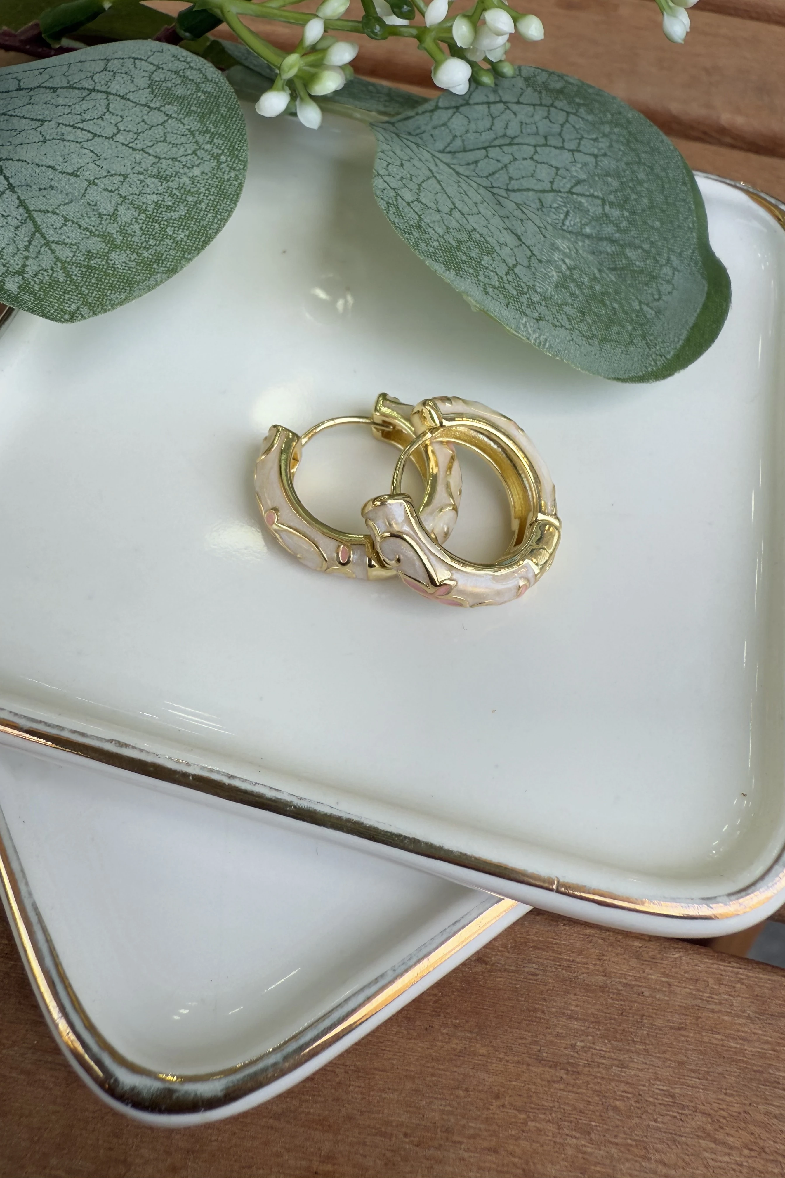 14K Altın Kaplama Krem Mineli Mina Küpe