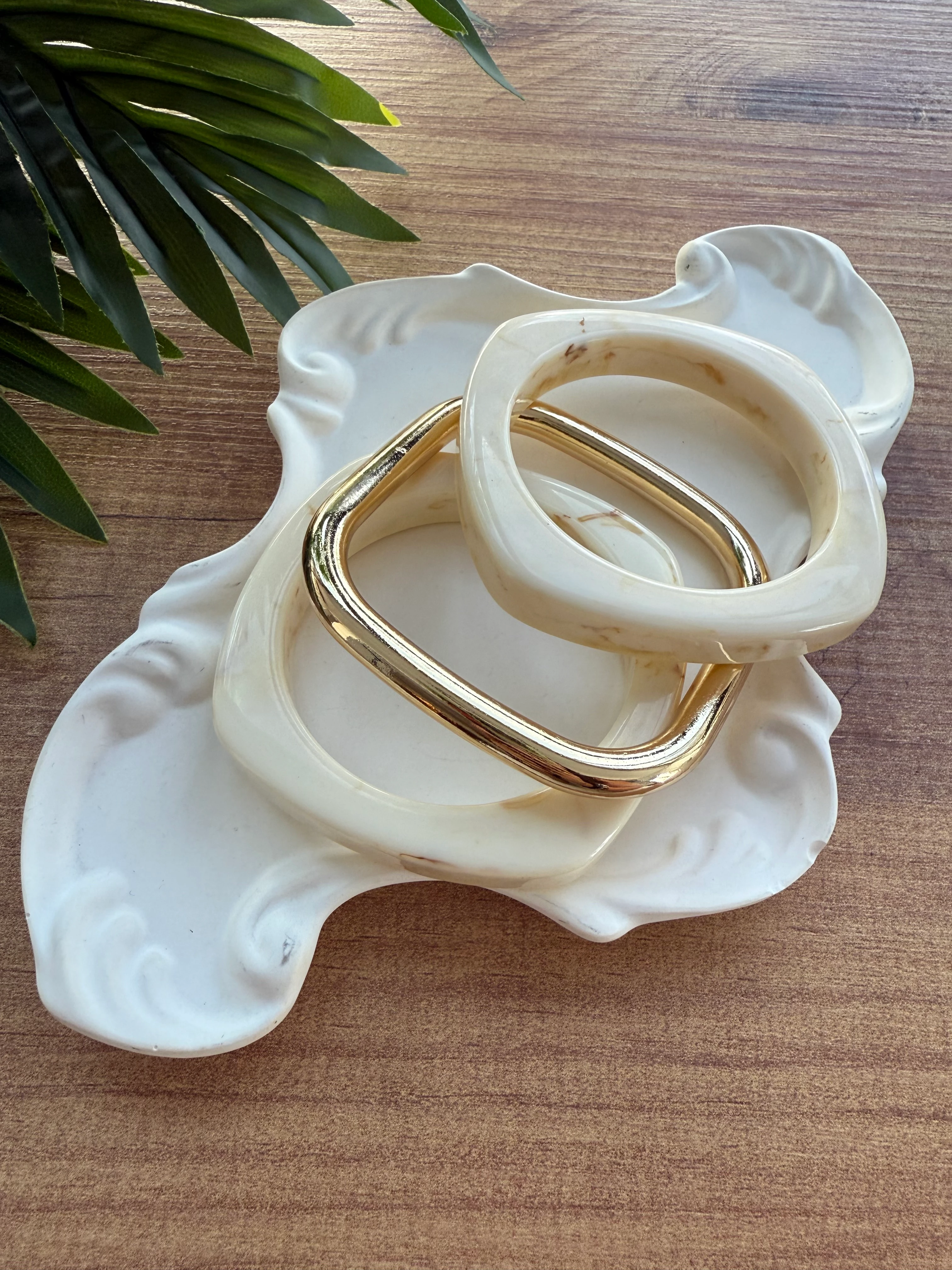 Krem Akrilik Kare Form 3'lü Bilezik Seti 6.5cm