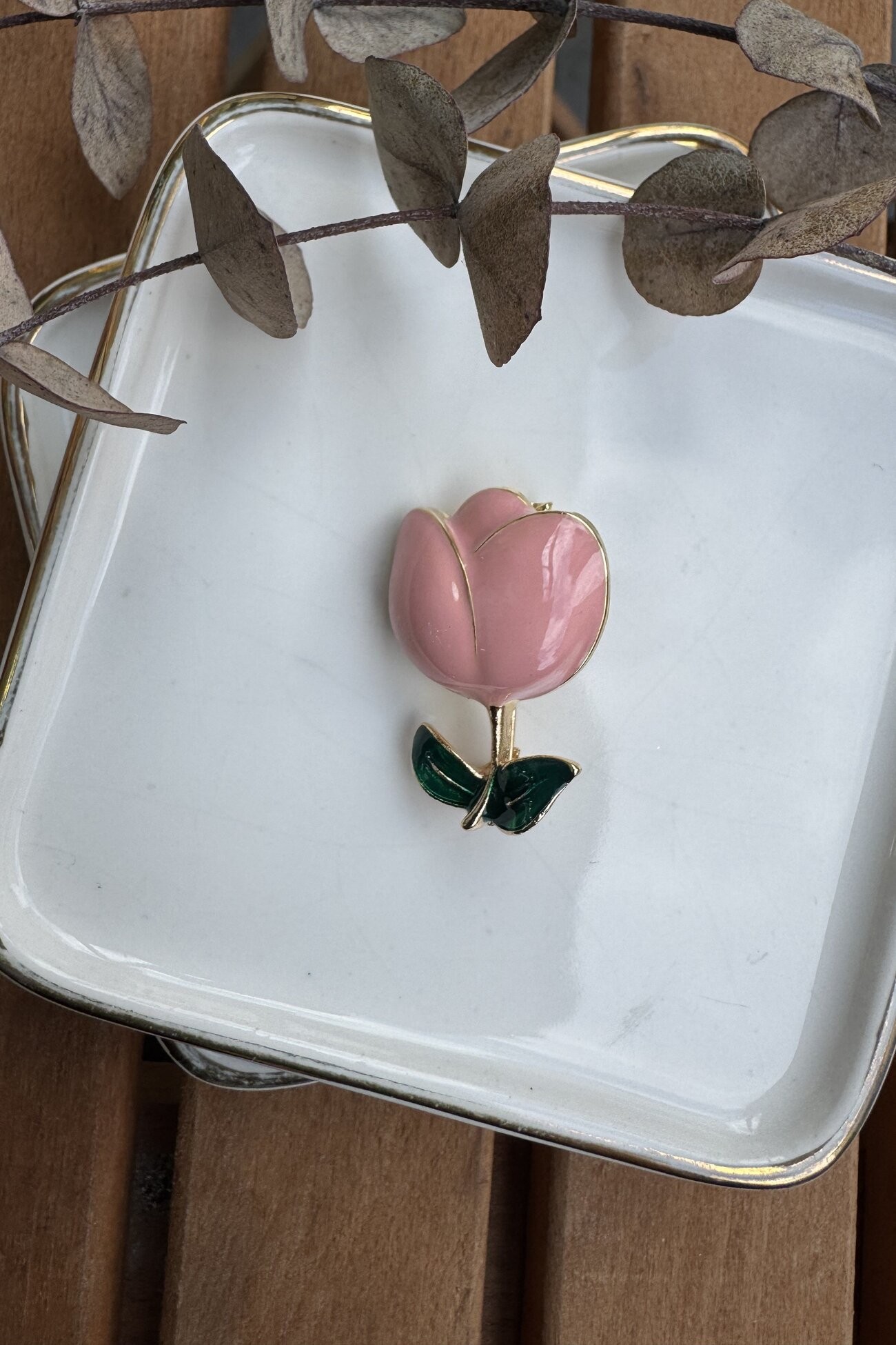 Pembe Mineli Lale Broş