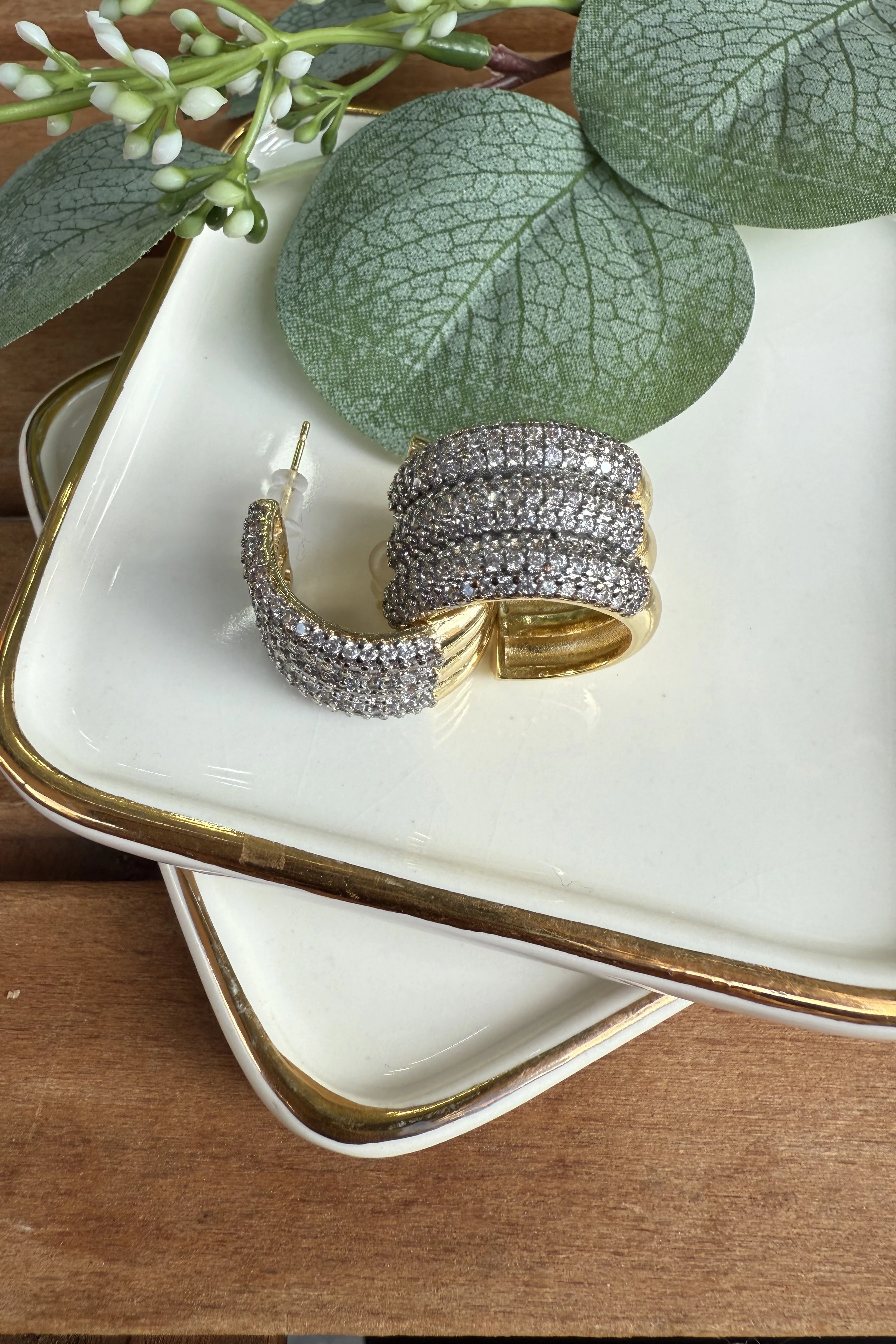 14K Altın Kaplama Üç Bombeli Taşlı İçi Boş Küpe