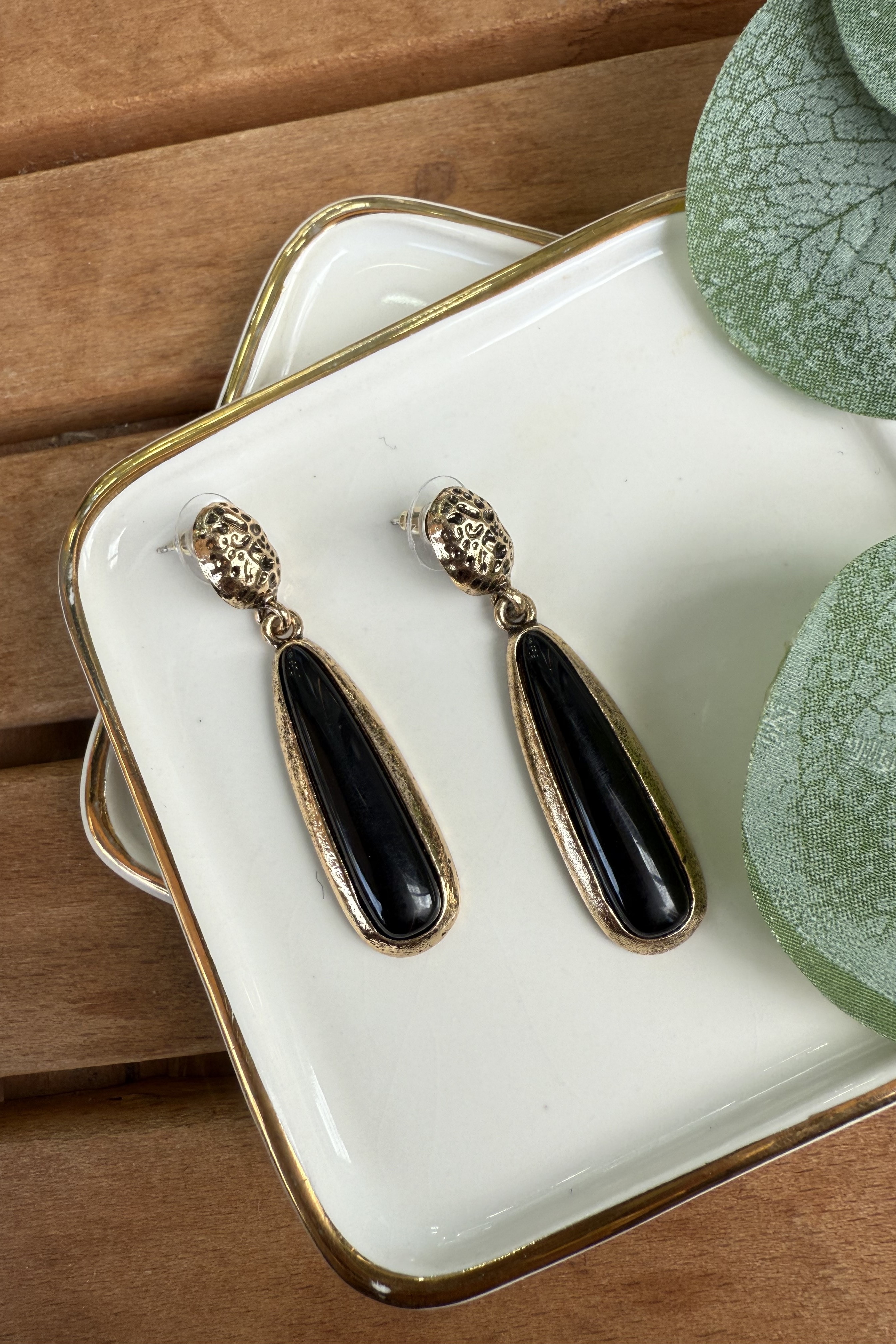 ZR Model Siyah Otantik Küpe