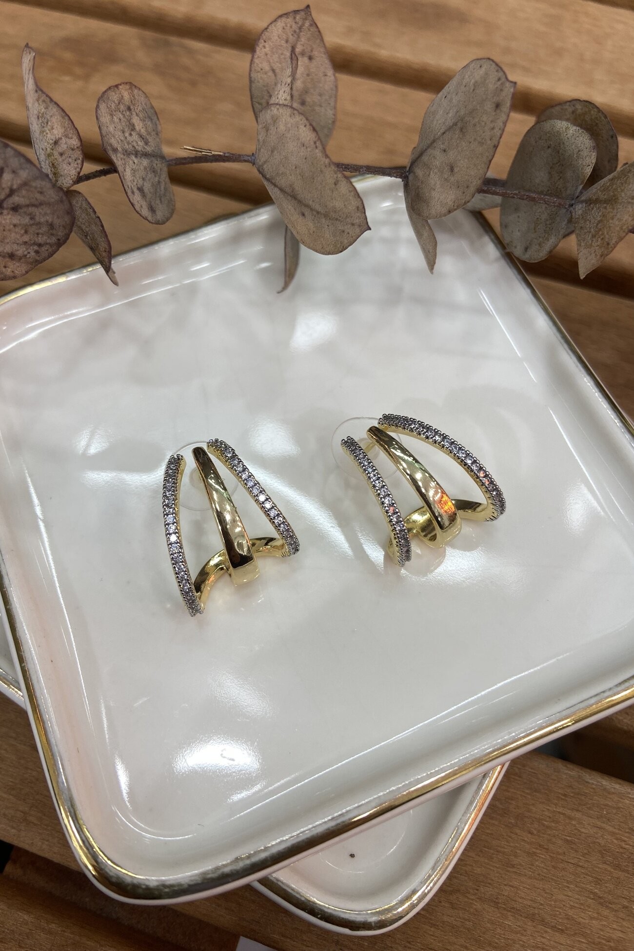 14K Altın Kaplama Üçlü Görünüm Tasarım Küpe