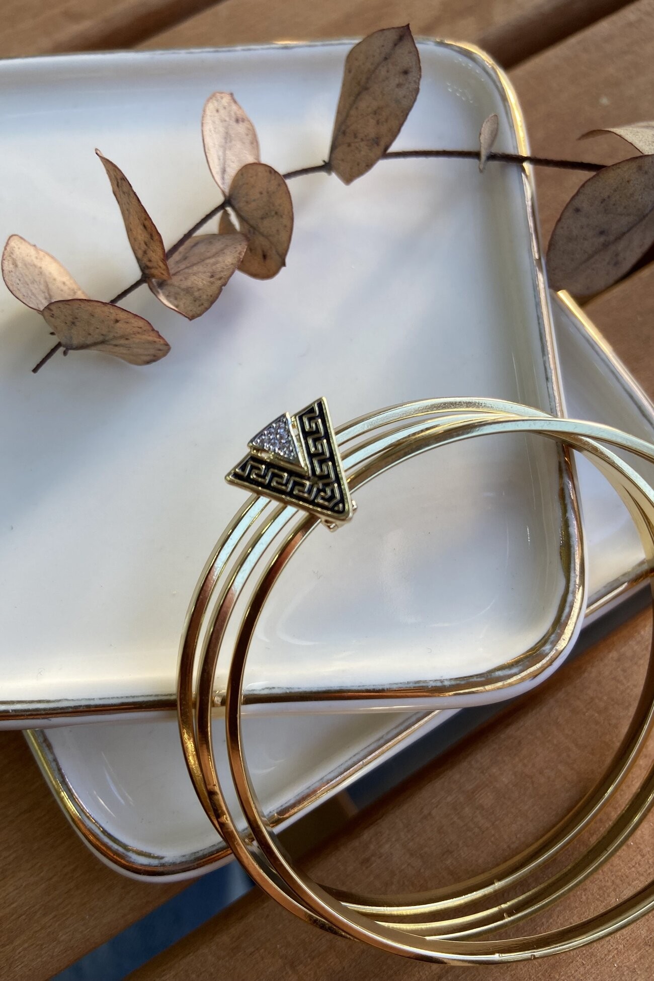 14K Altın Kaplama Eskitme V Charm