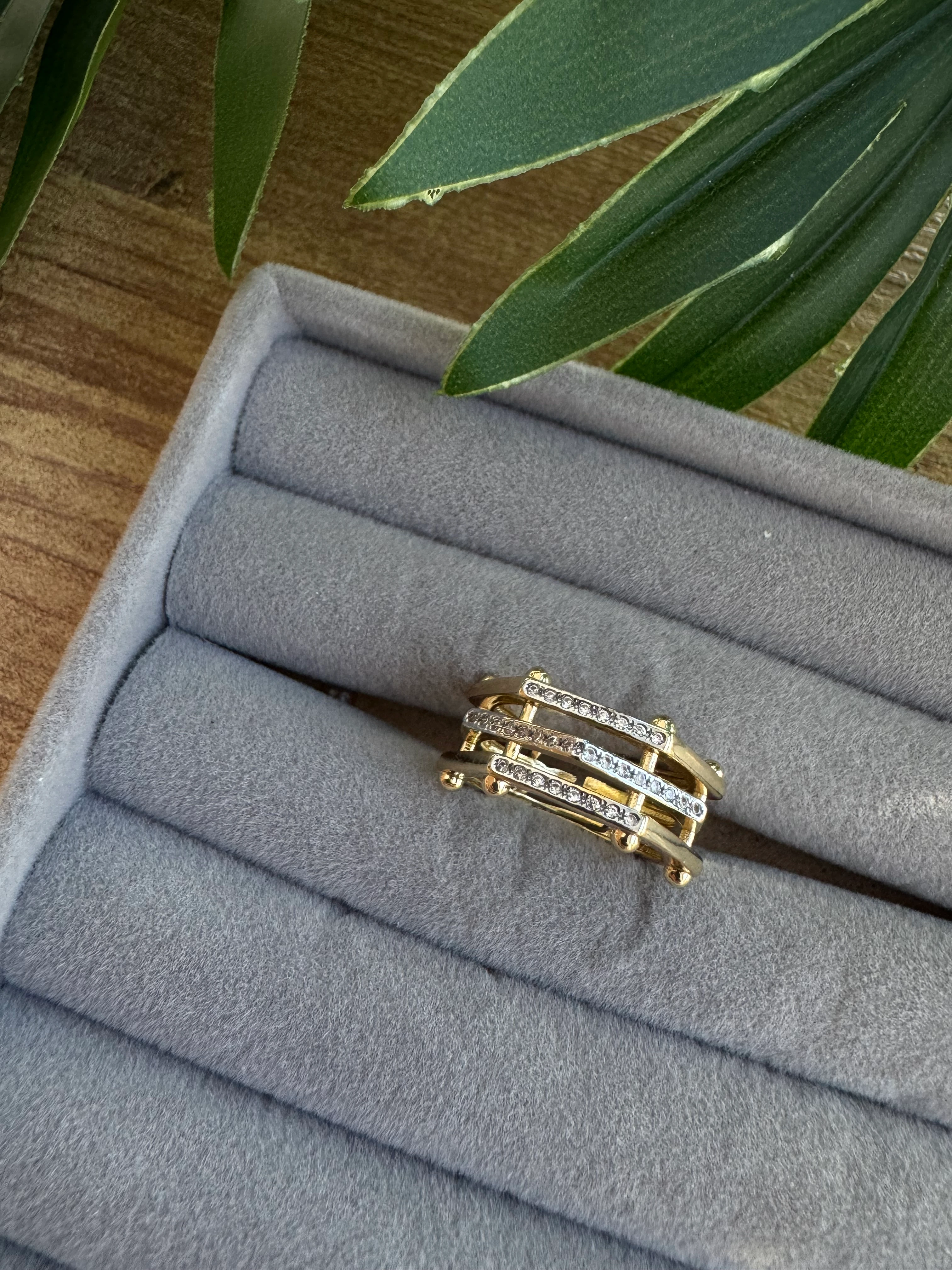 14K Altın Kaplama Üç Sıra Geometrik Çıkıntılı Yüzük