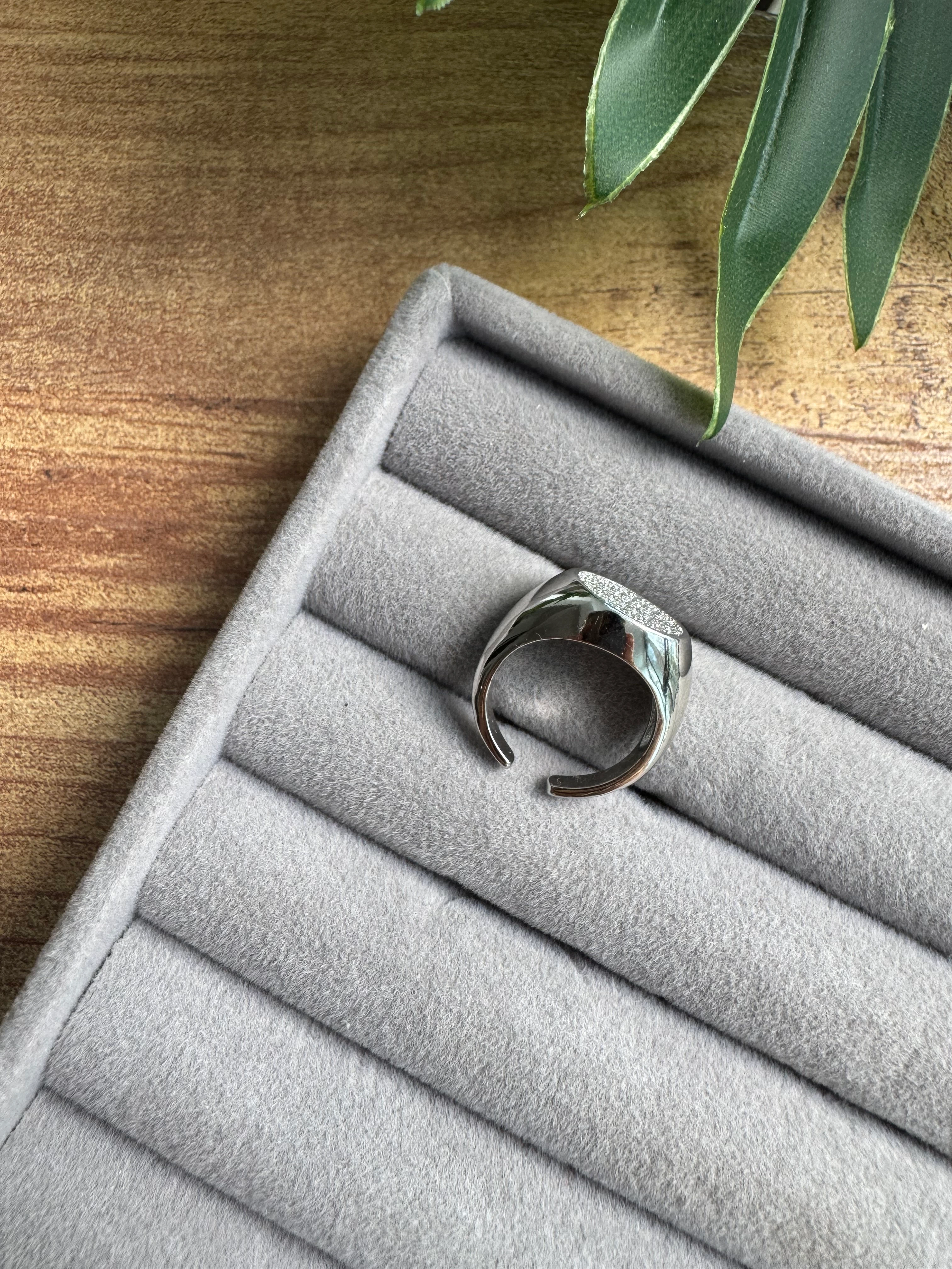 14K Altın Kaplama Round Üstü Taşlı Plaka Serçe Parmak Yüzüğü Silver