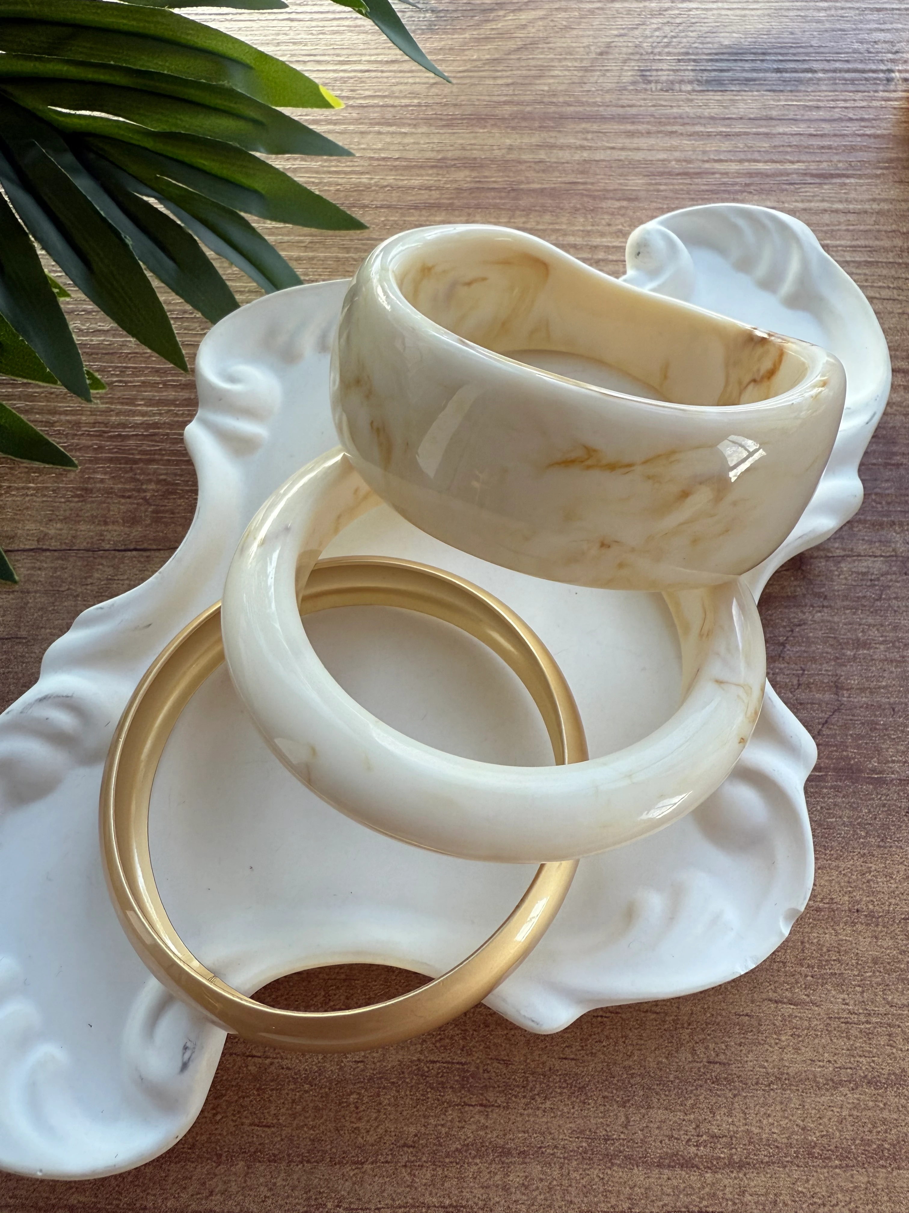 Krem Akrilik Yuvarlak Form 3'lü Bilezik Seti 6.8cm