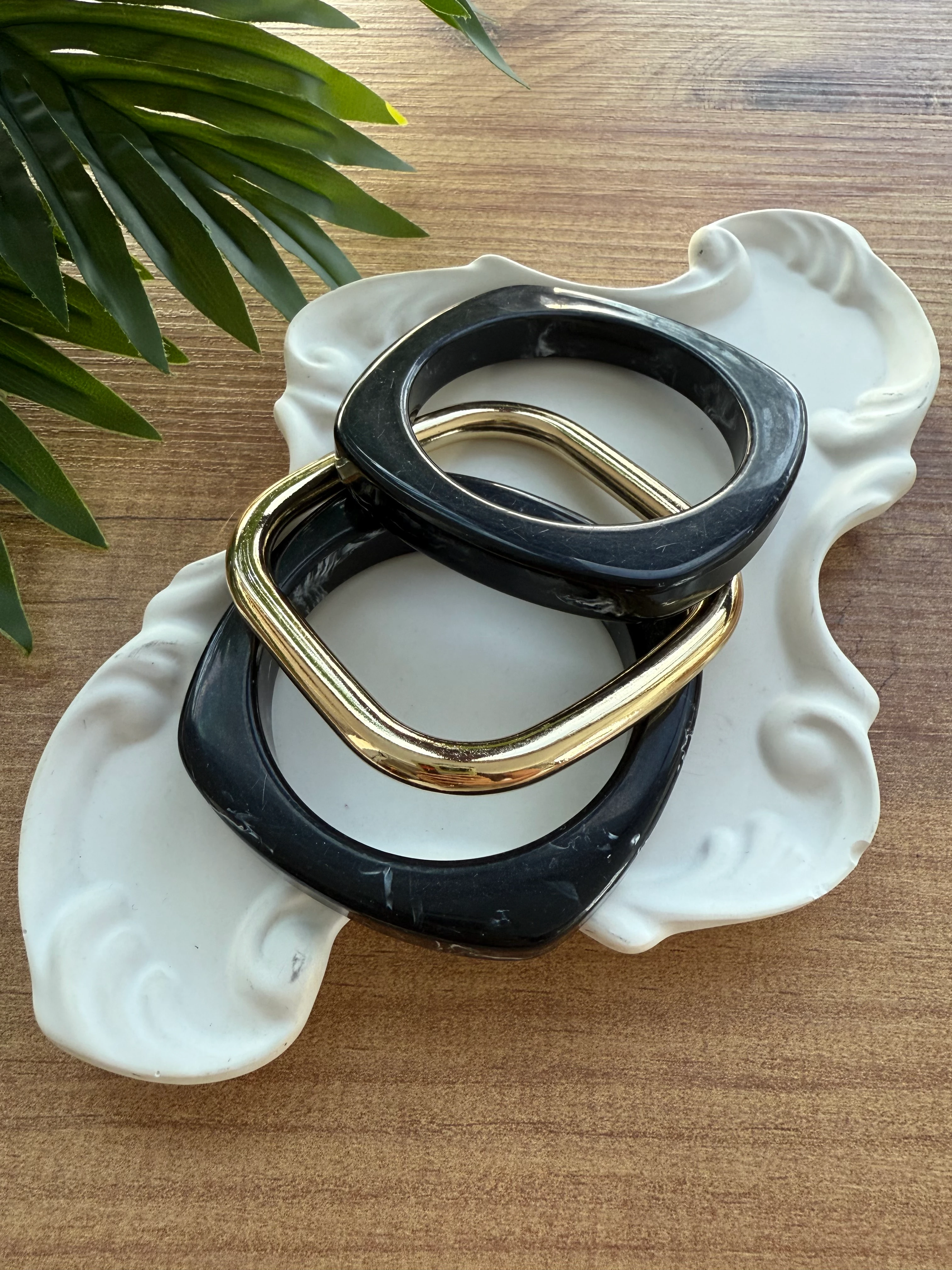 Siyah Akrilik Kare Form 3'lü Bilezik Seti 6.5cm