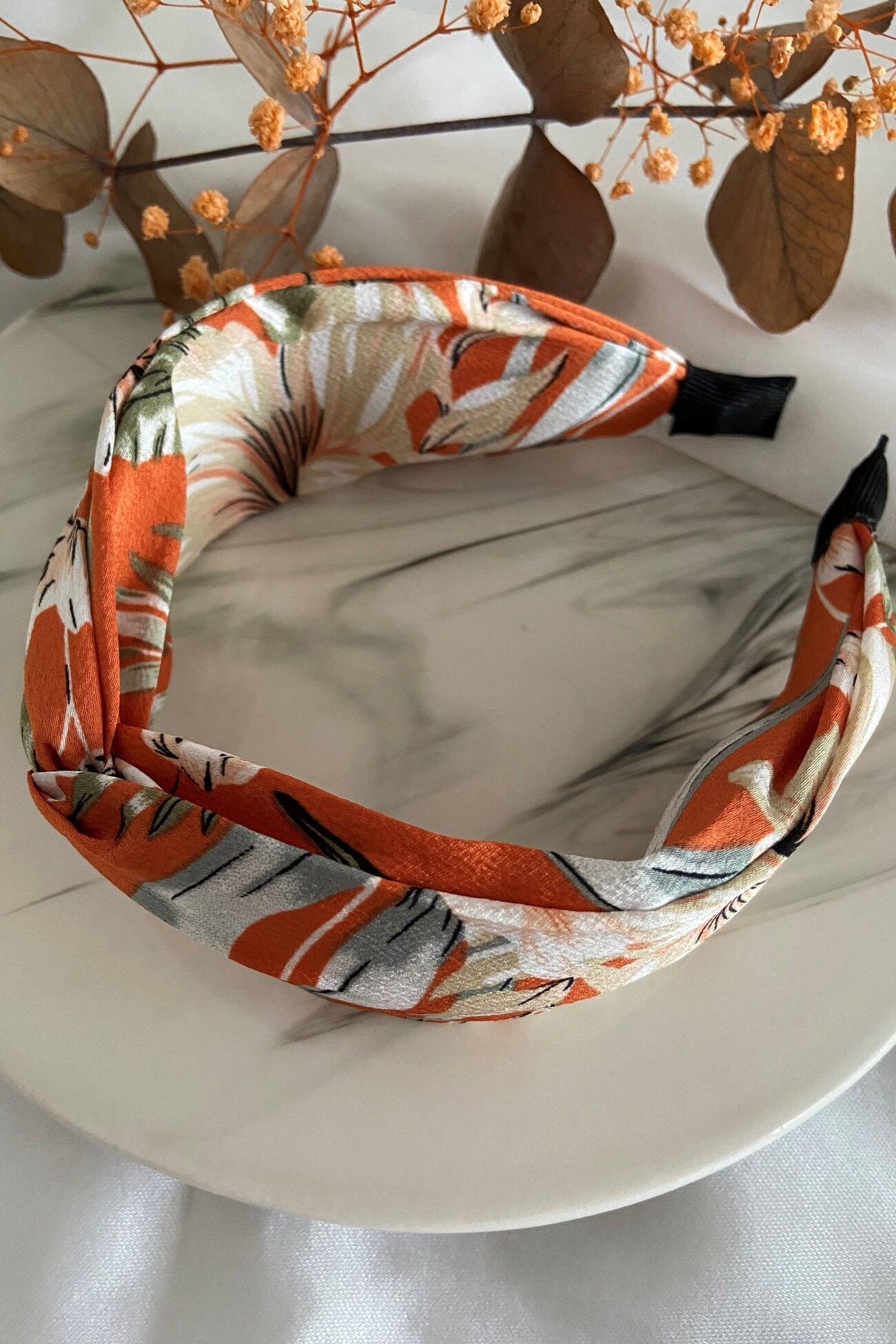 Turuncu Çiçekli Saten Bandana Taç