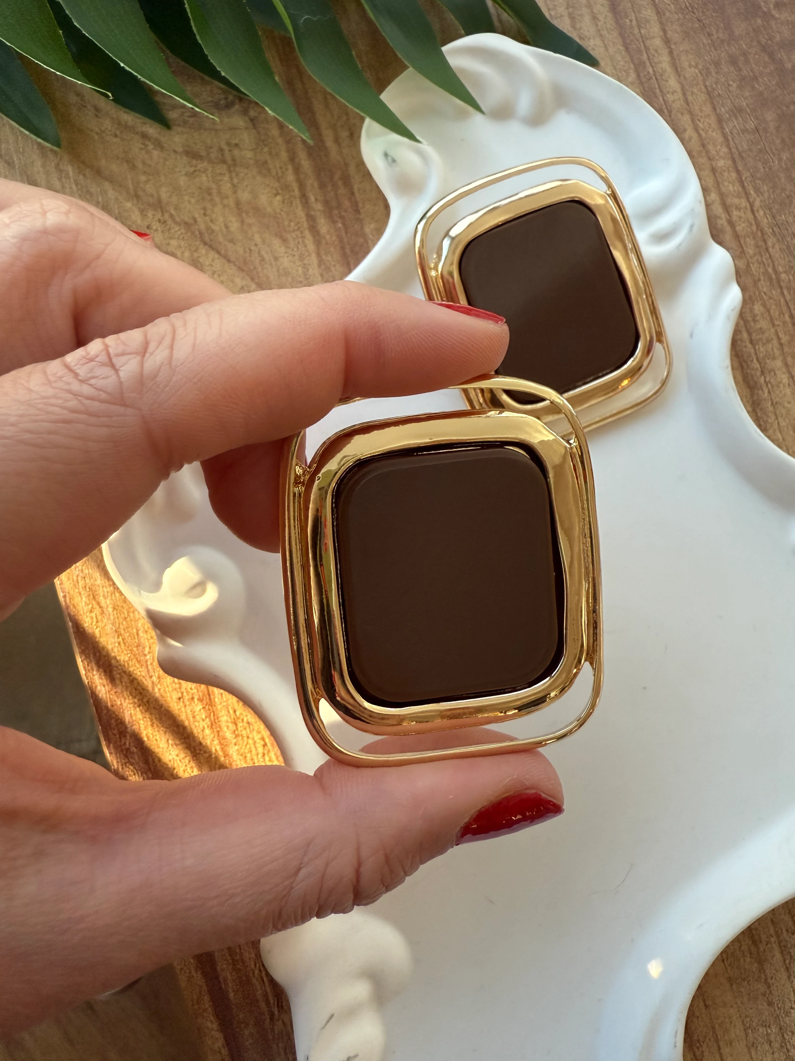 ZR Model Kahve Plakalı Küpe