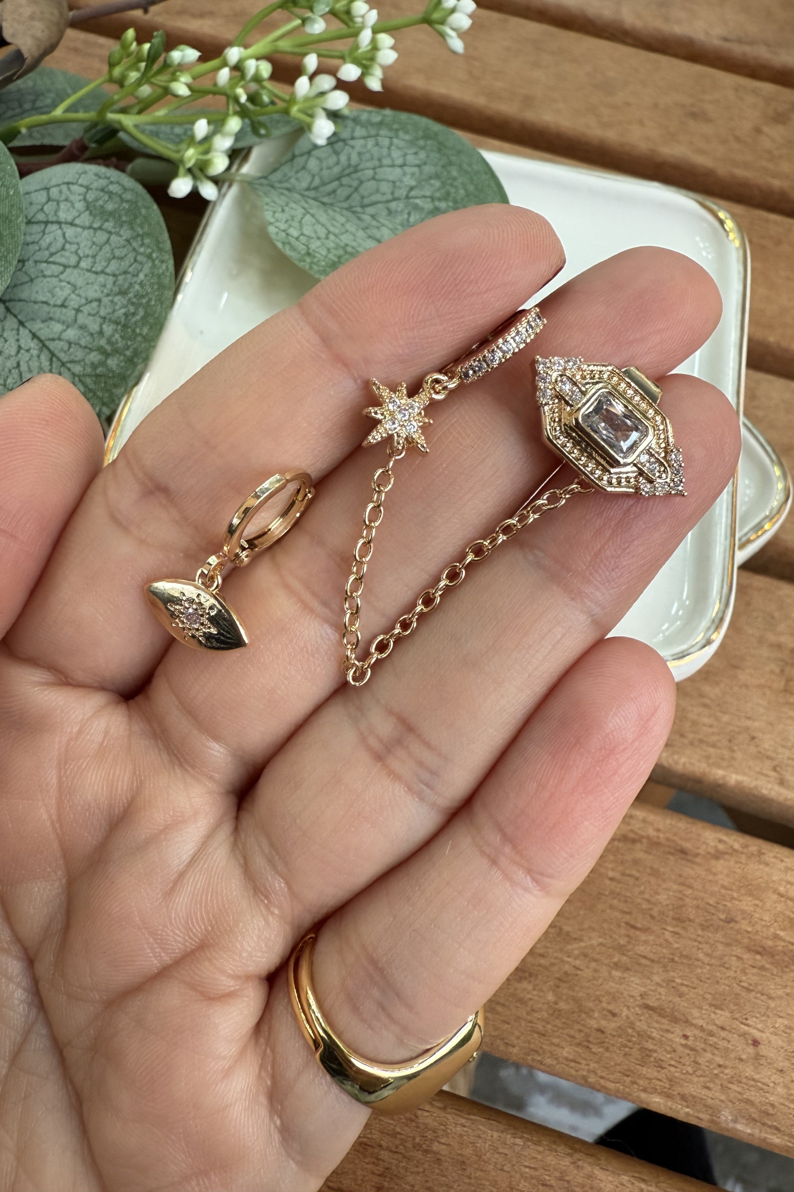14K Altın Kaplama Zincir Detaylı 3'lü Küpe Seti Gold