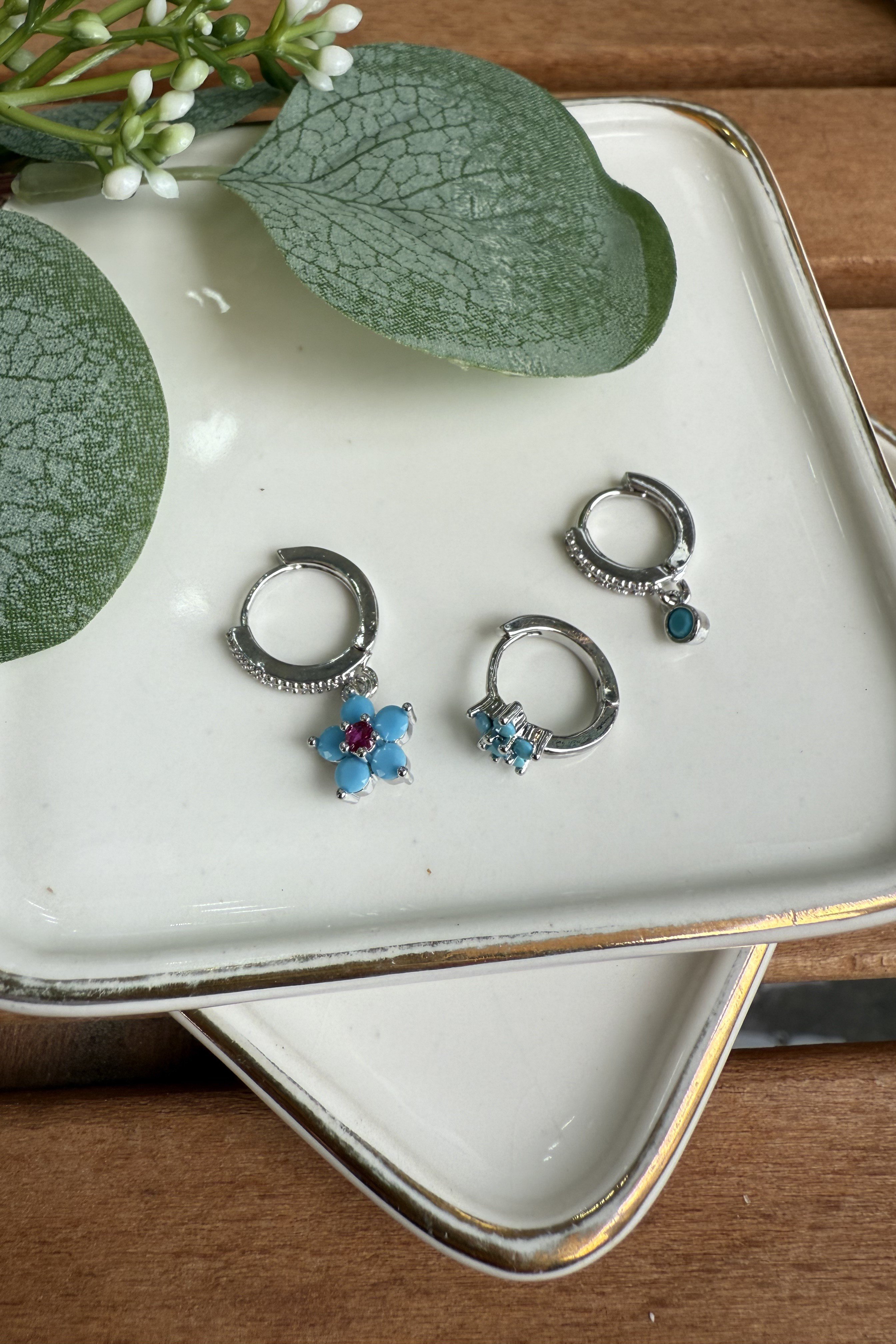 14K Altın Kaplama Mavi Minimal Çiçek 3'lü Küpe Seti Silver
