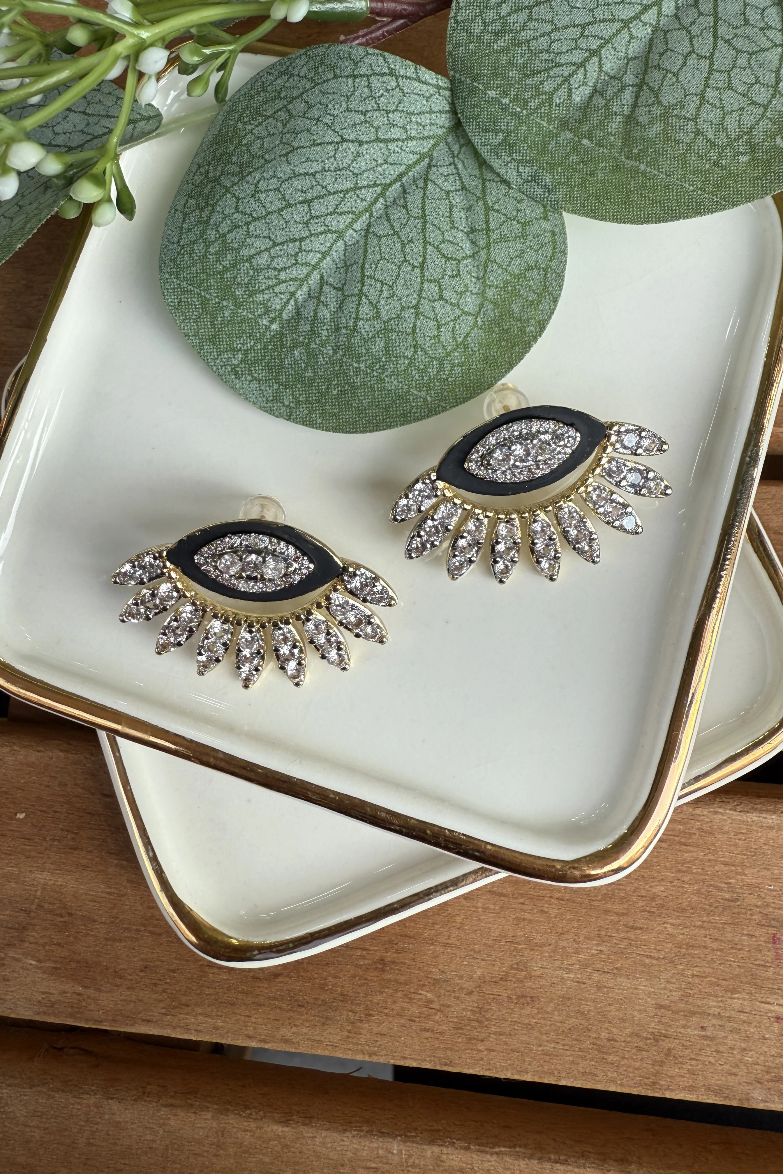 14K Altın Kaplama Siyah Mineli Kirpikli Göz Küpe