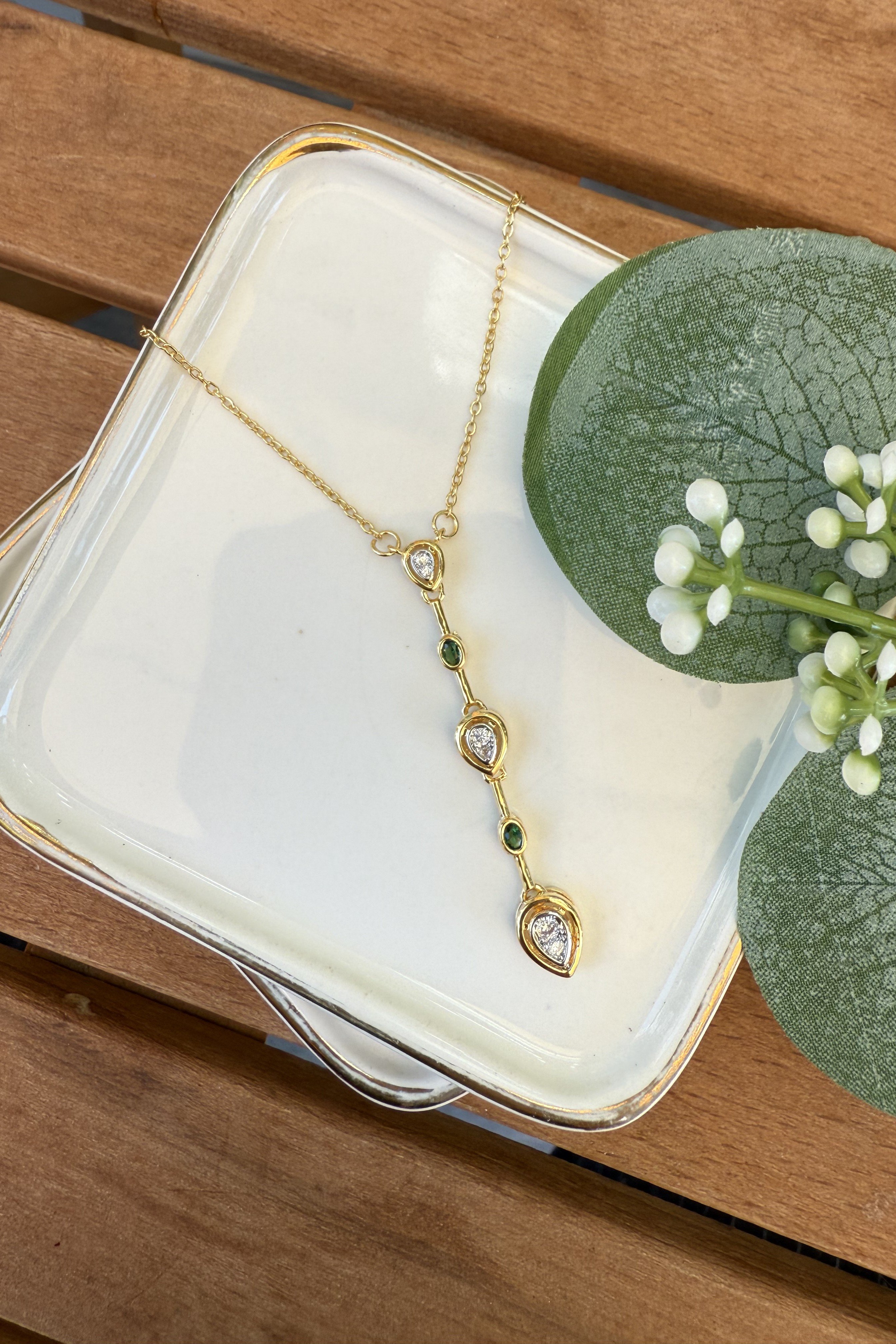 14K Altın Kaplama Beyaz Damlalar Dekolte Kolyesi 47cm