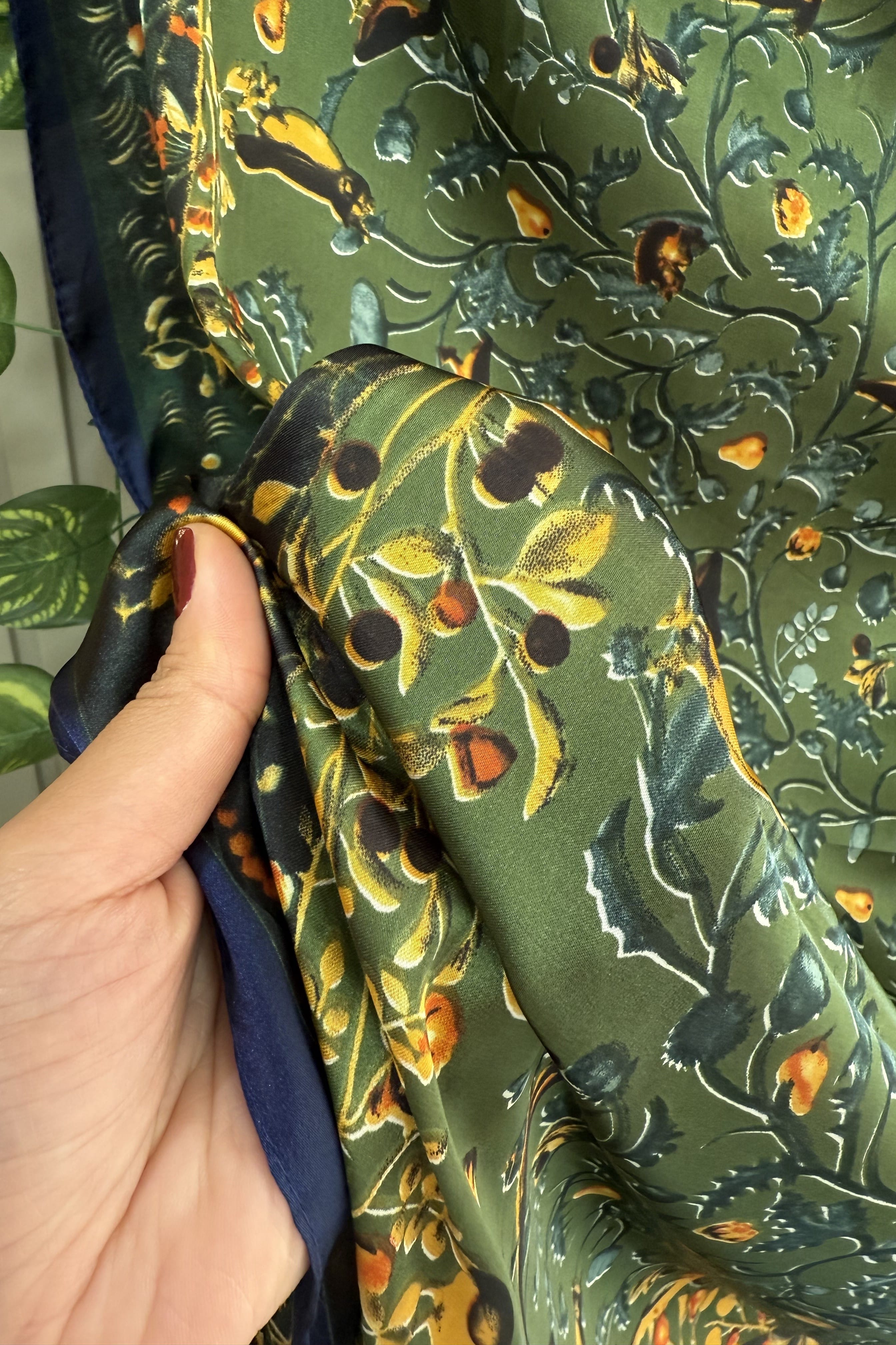 Kuş Detaylı Fular 90*90cm