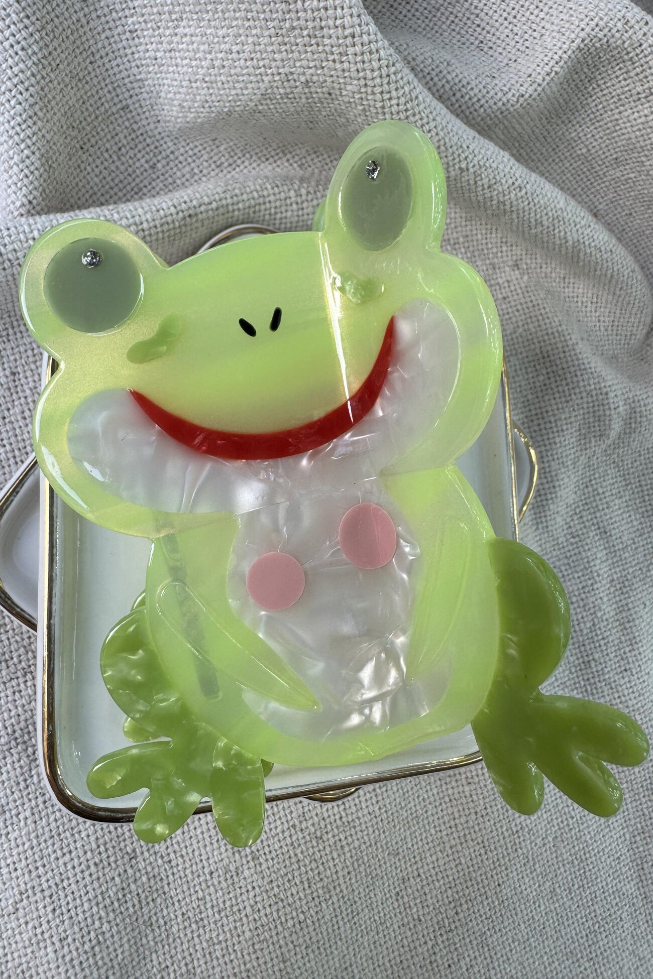 Kemik Ayaklı Kurbağa Toka