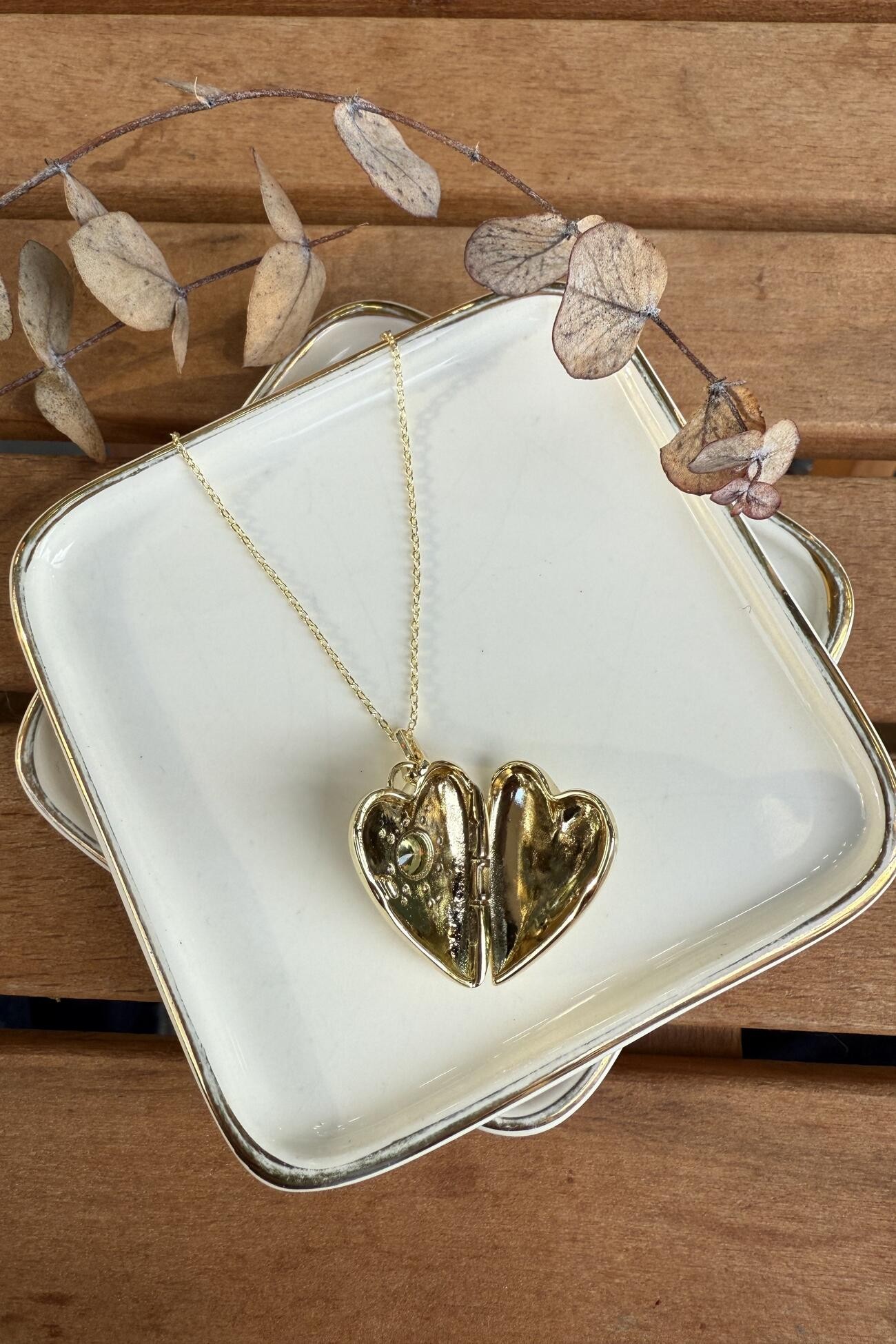 14K Altın Kaplama Kalp Üzeri Yeşil Taşlı Madalyon Kolye Gold 55cm