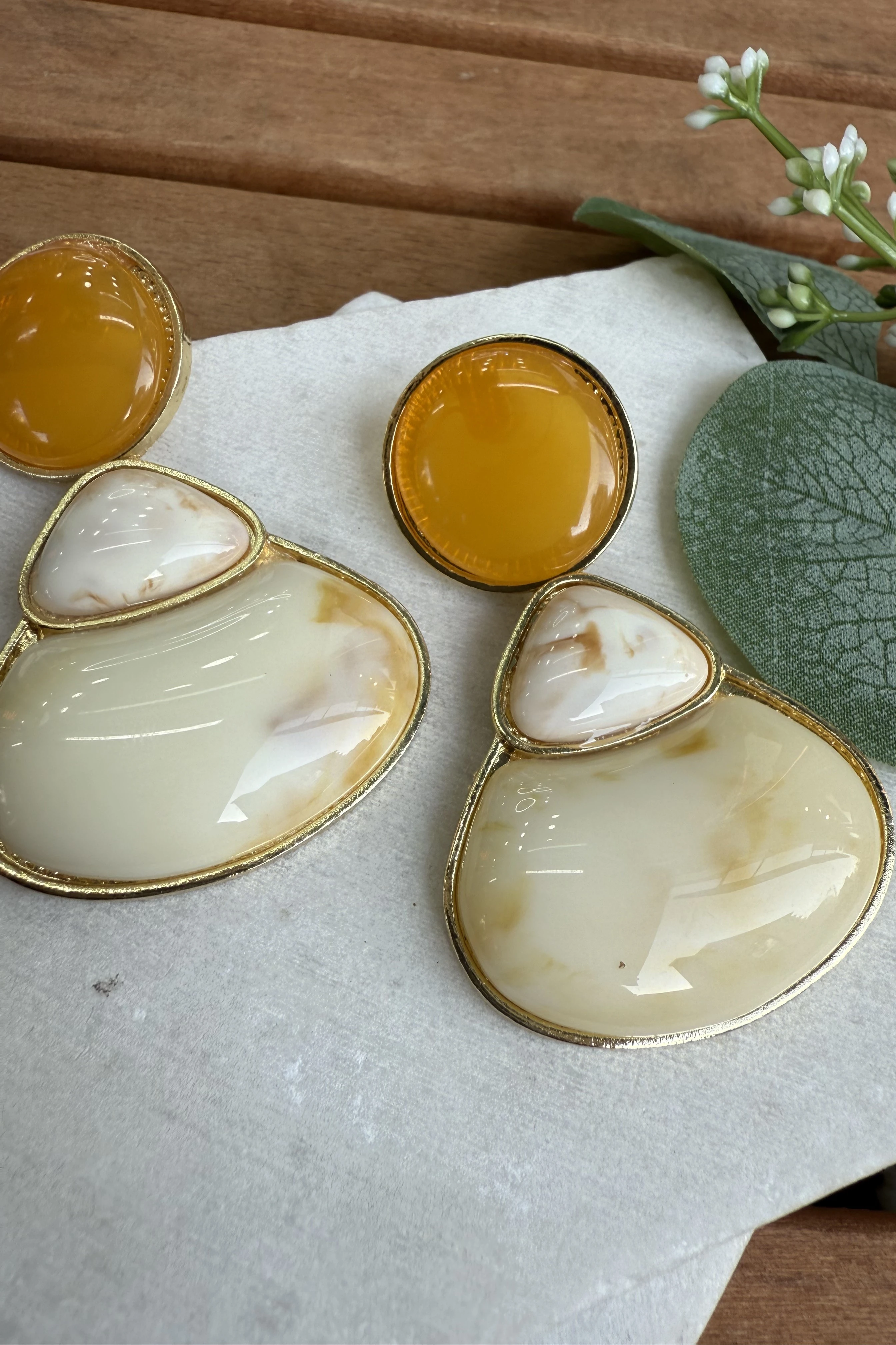 ZR Model Krem Kemik Akrilik Küpe