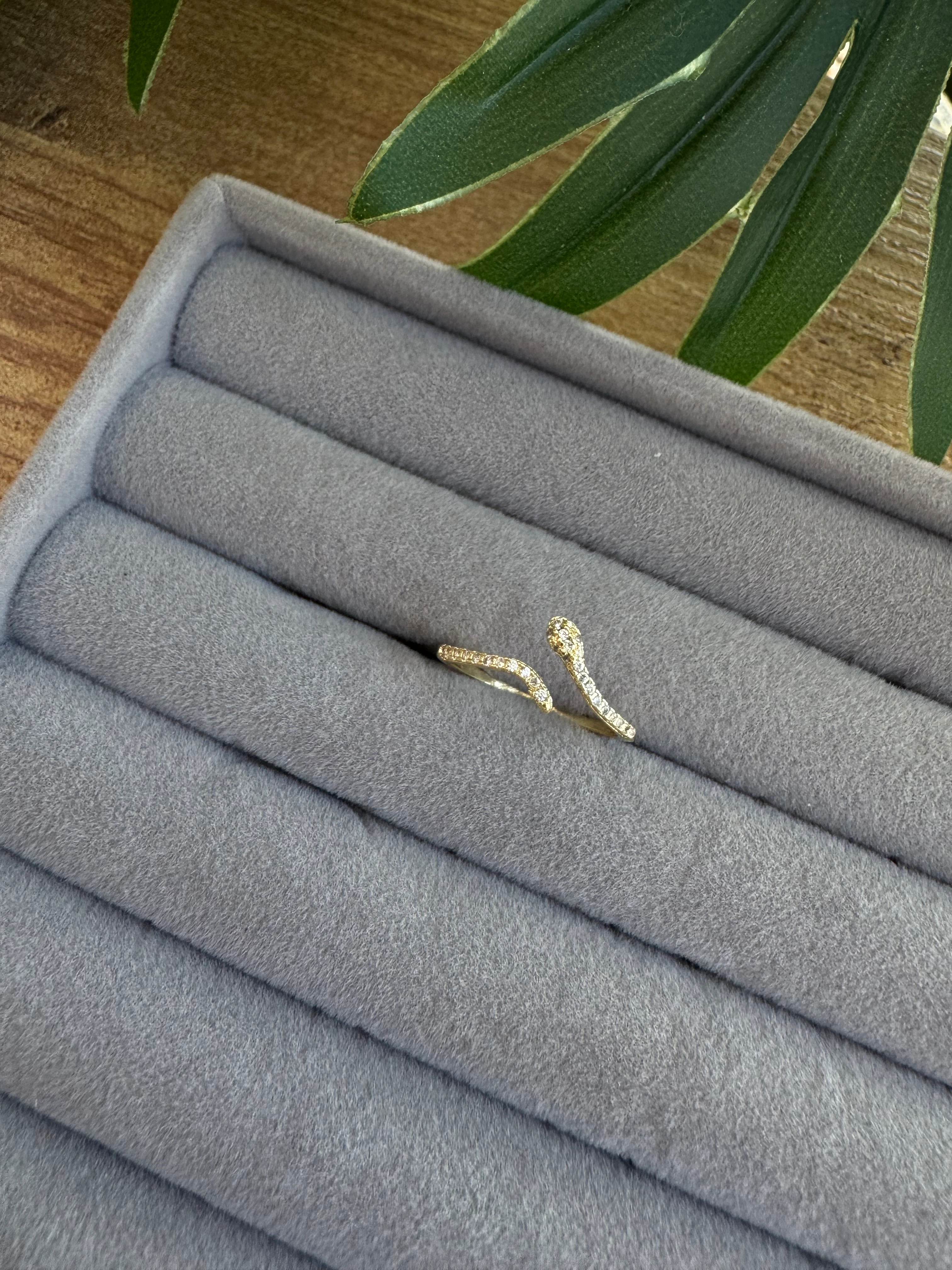 14K Altın Kaplama Minimal Taşlı Yılan Yüzük