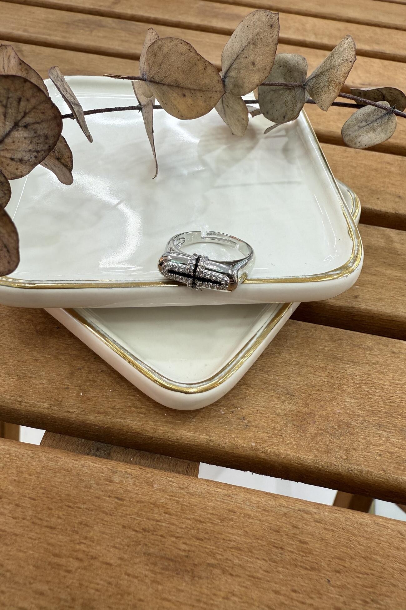 14K Altın Kaplama Siyah Mineli Artı Yüzük Silver