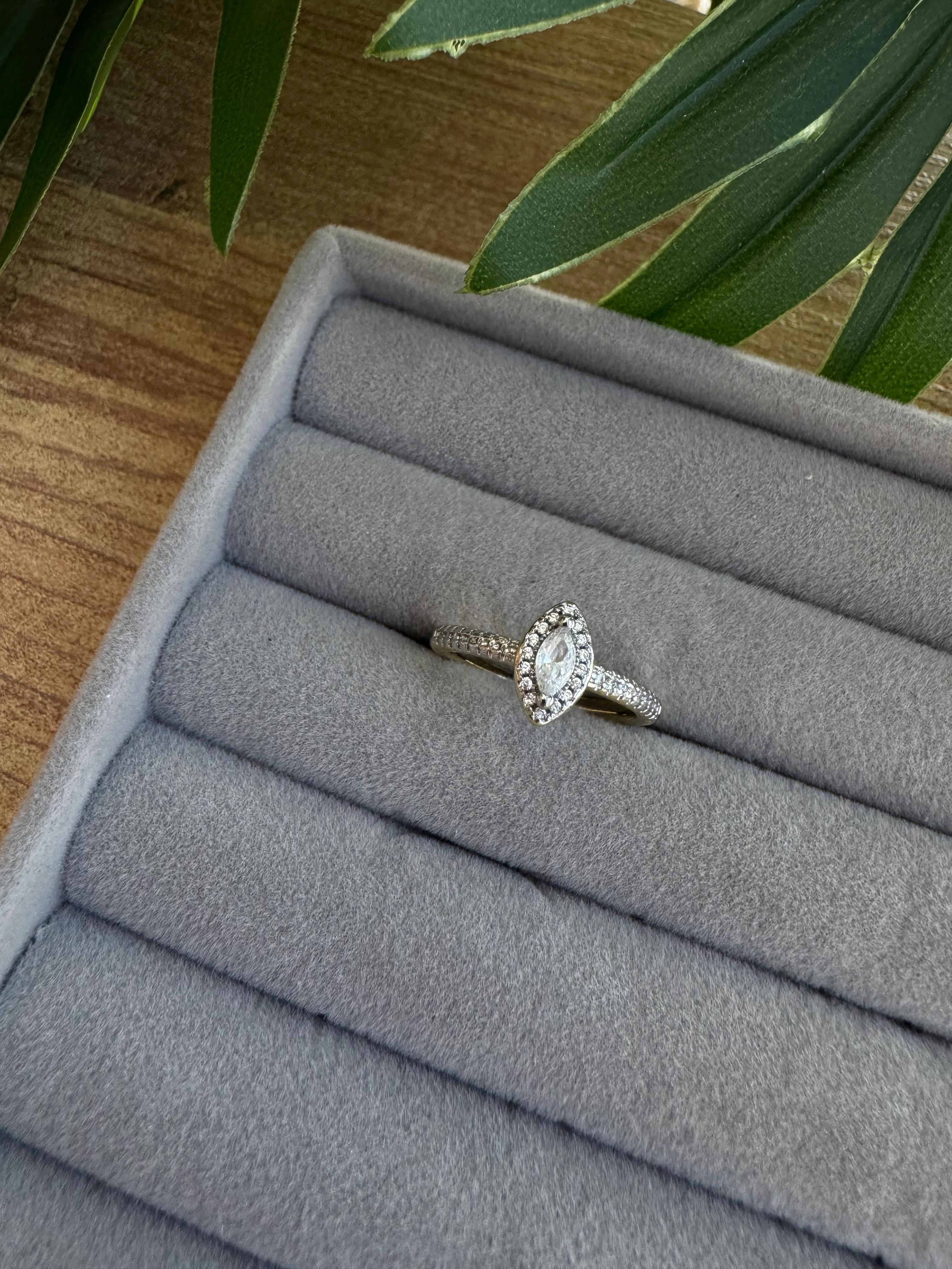 14K Altın Kaplama Badem Taşlı Eskitme Yüzük