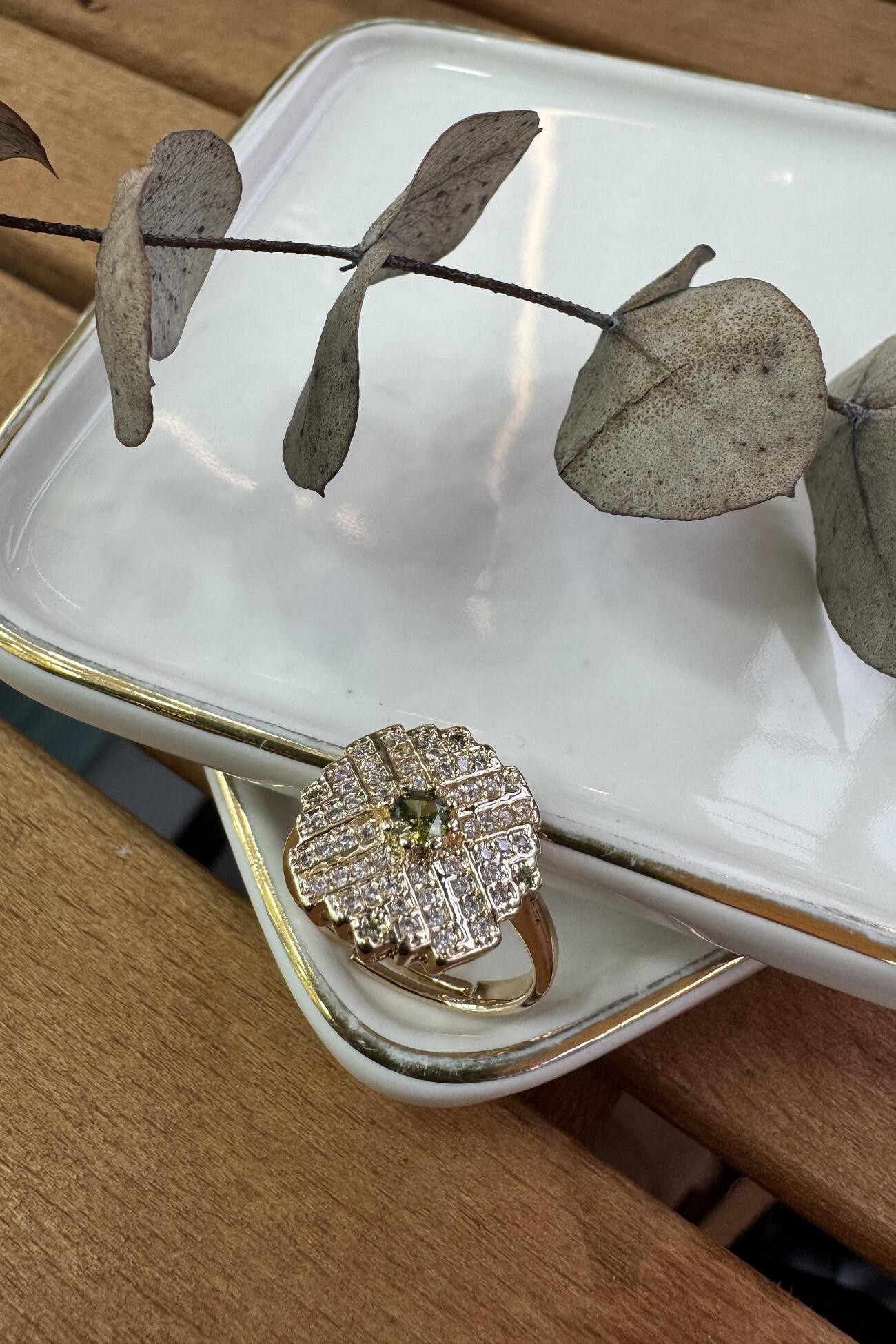 14K Altın Kaplama Ortası Yeşil Taşlı Yüzük Gold