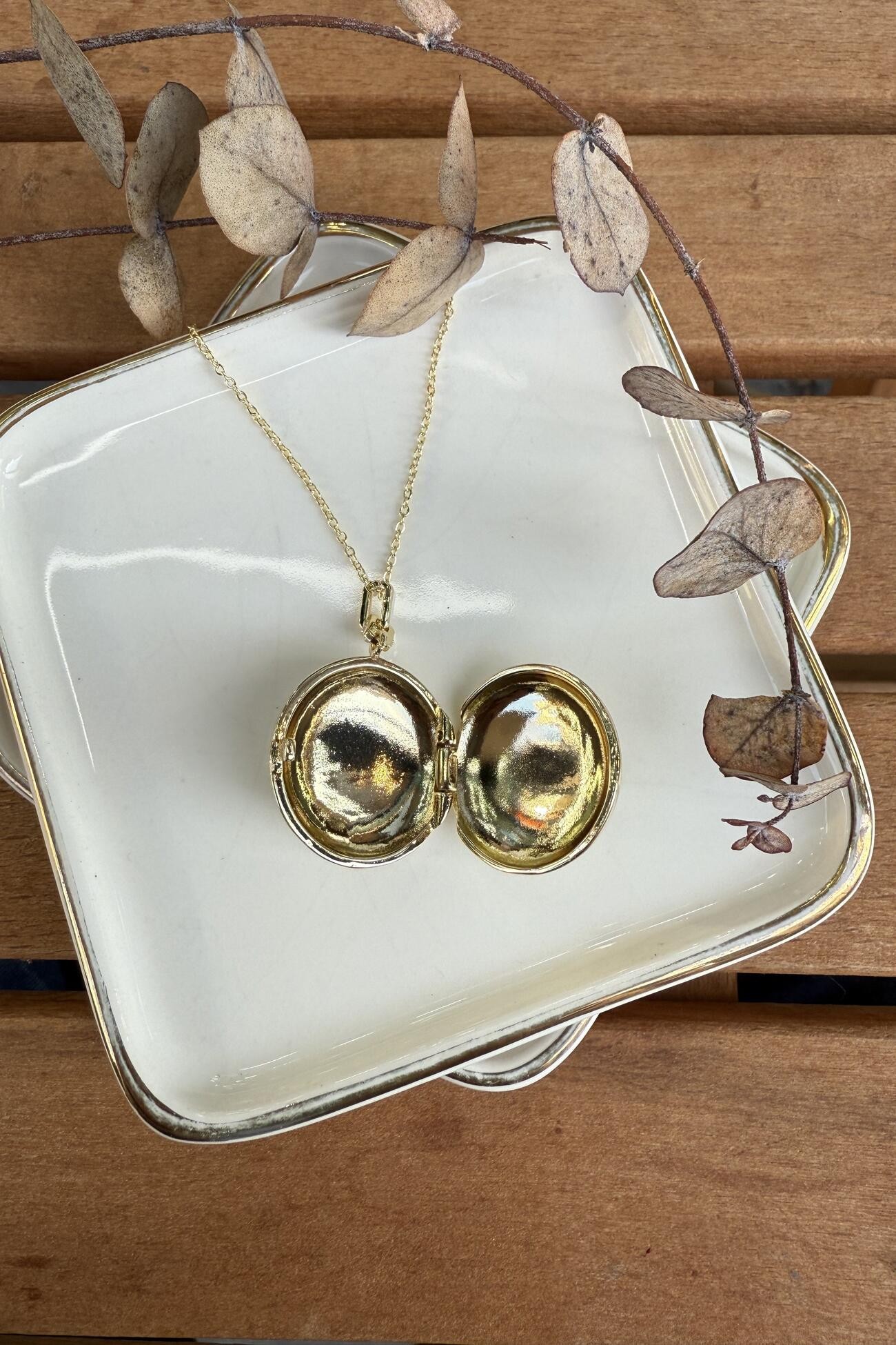 14K Altın Kaplama Yuvarlık Plaka Üzeri Beyaz Mineli Madalyon Kolye 57cm