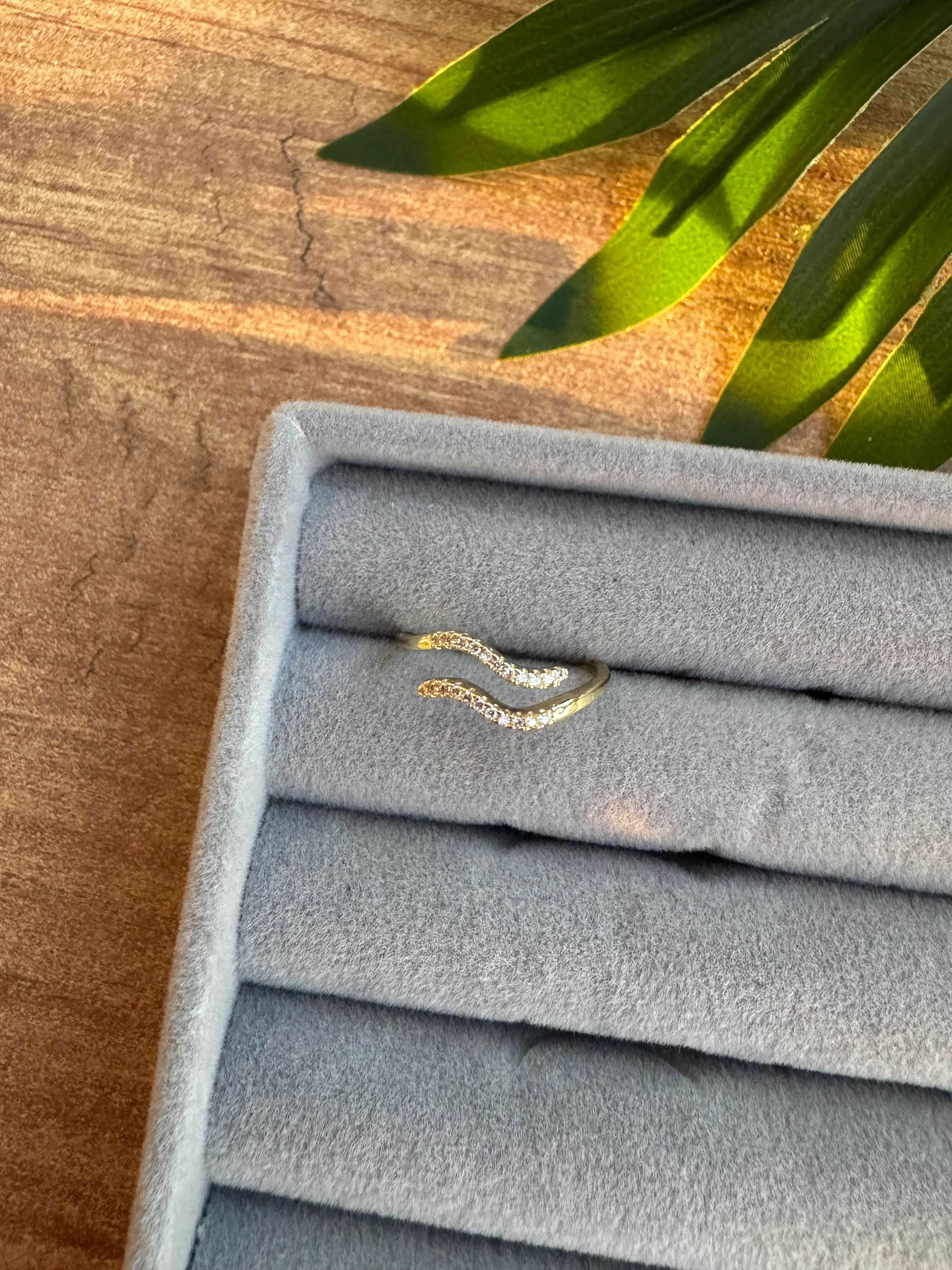 14K Altın Kaplama Mini Taşlı Dalga Yüzük