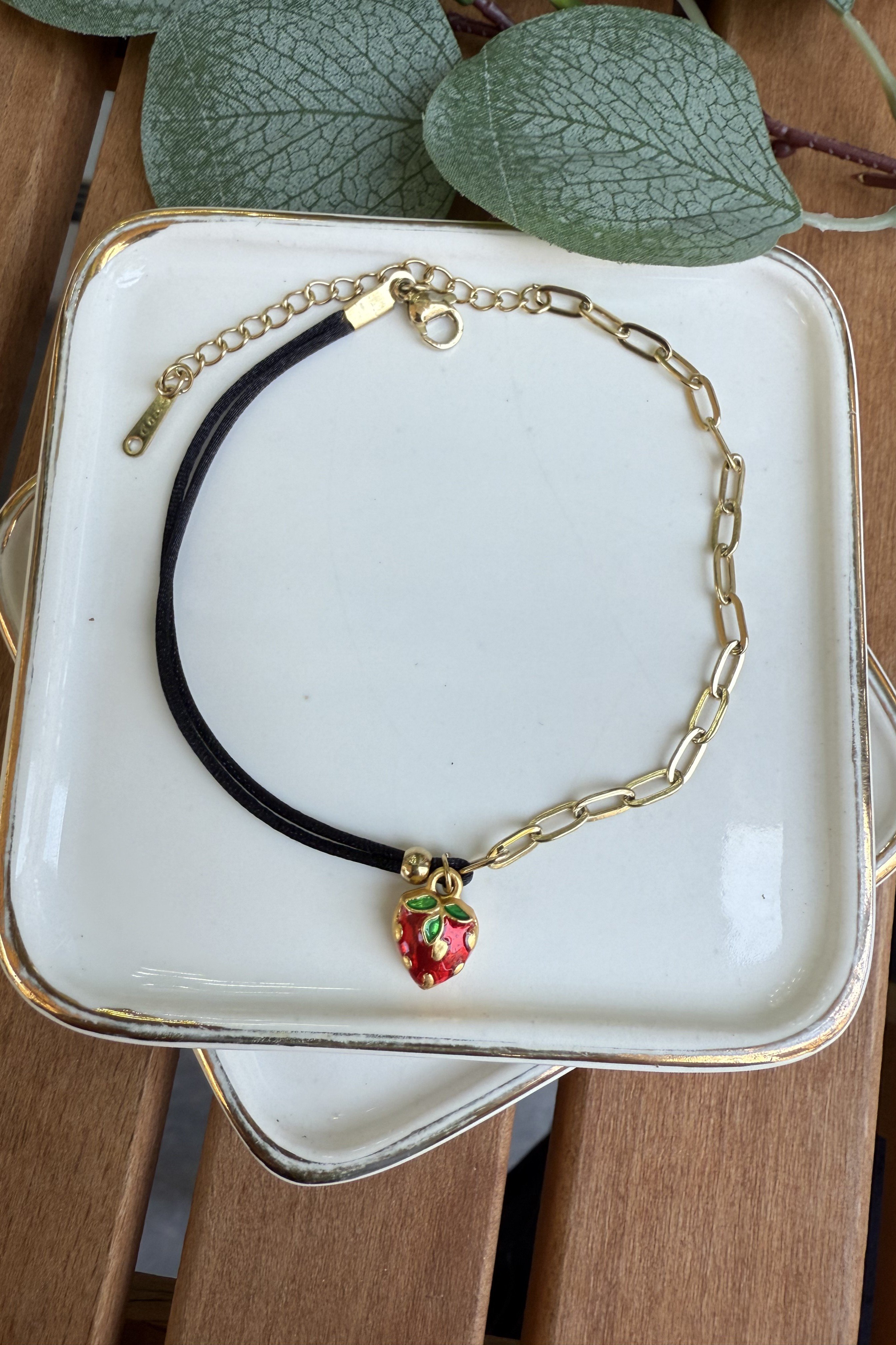 Çelik Siyah İpli Çilek Halhal 21+5cm