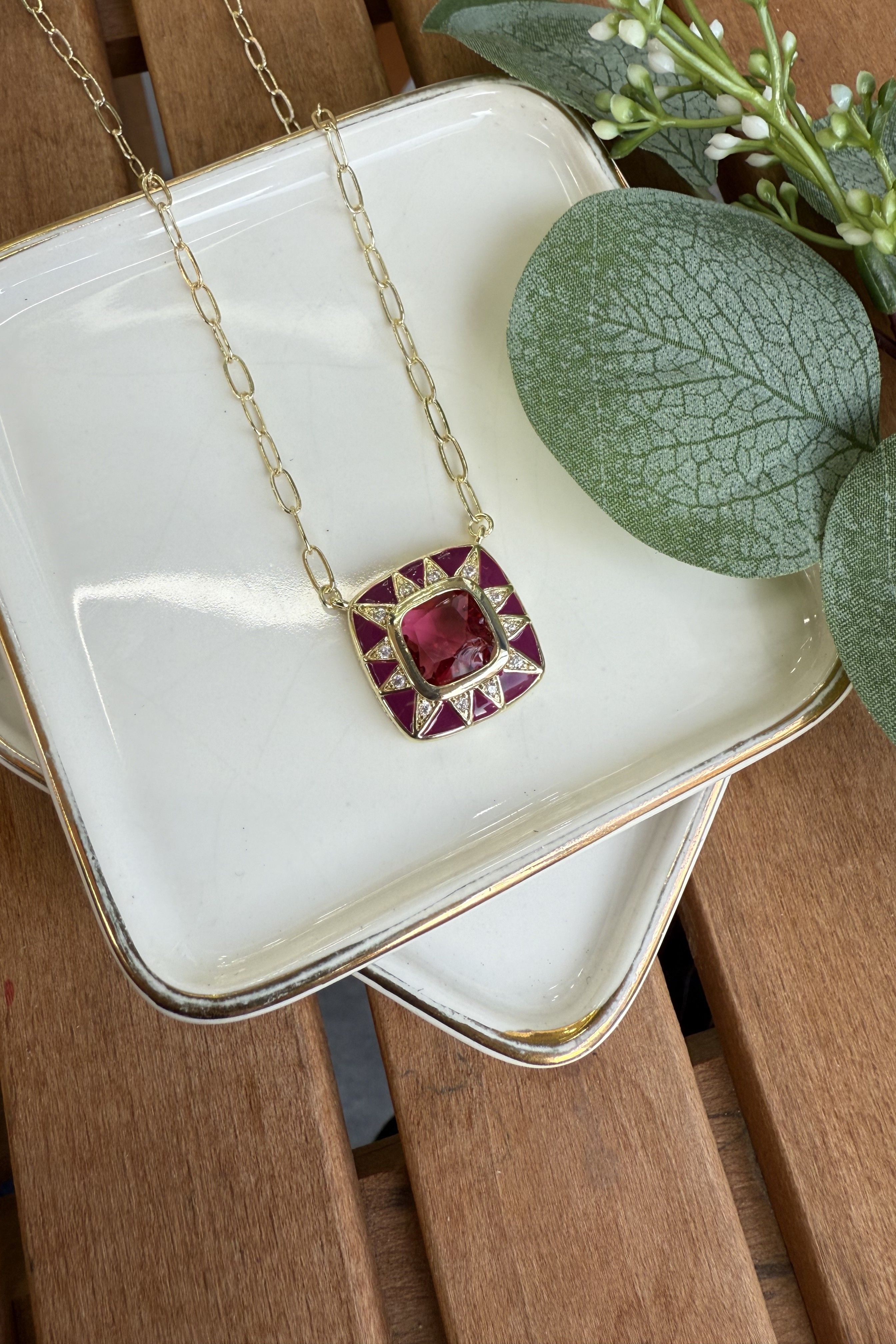 14K Altın Kaplama Ortası Bordo Taşlı Bordo Mineli Kolye  54cm