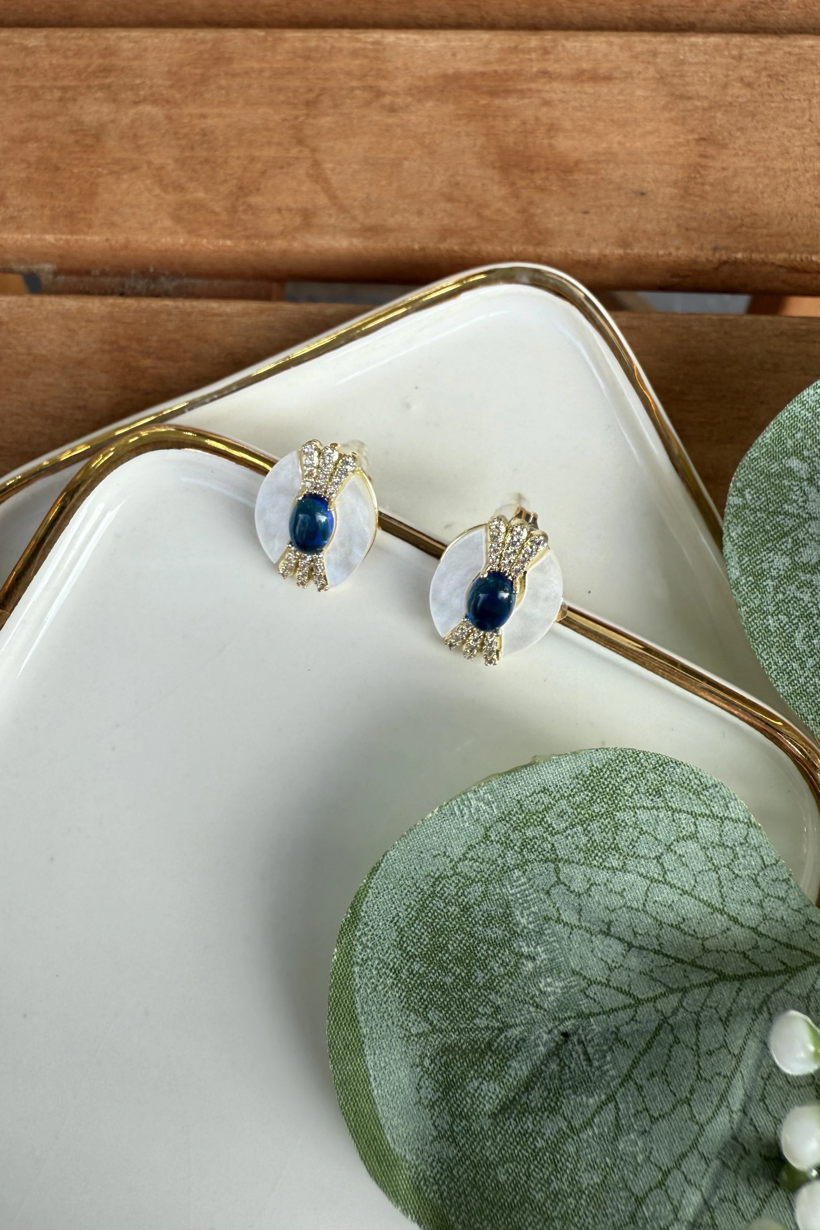 14K Altın Kaplama Mavi Taşlı Sedefli Küpe