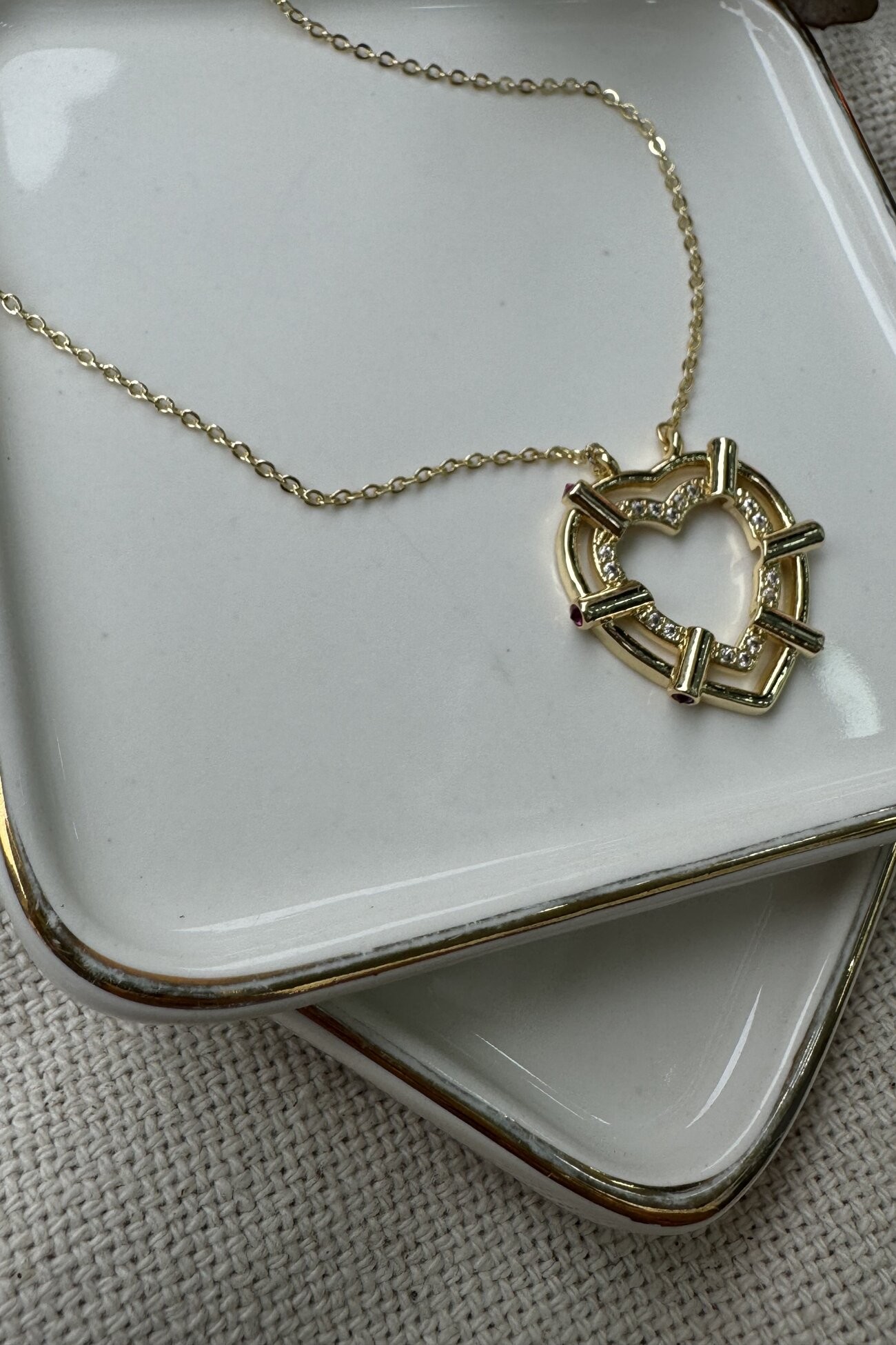 14K Altın Kaplama Kenarları Fuşya Taşlı Kalp Kolye 55cm