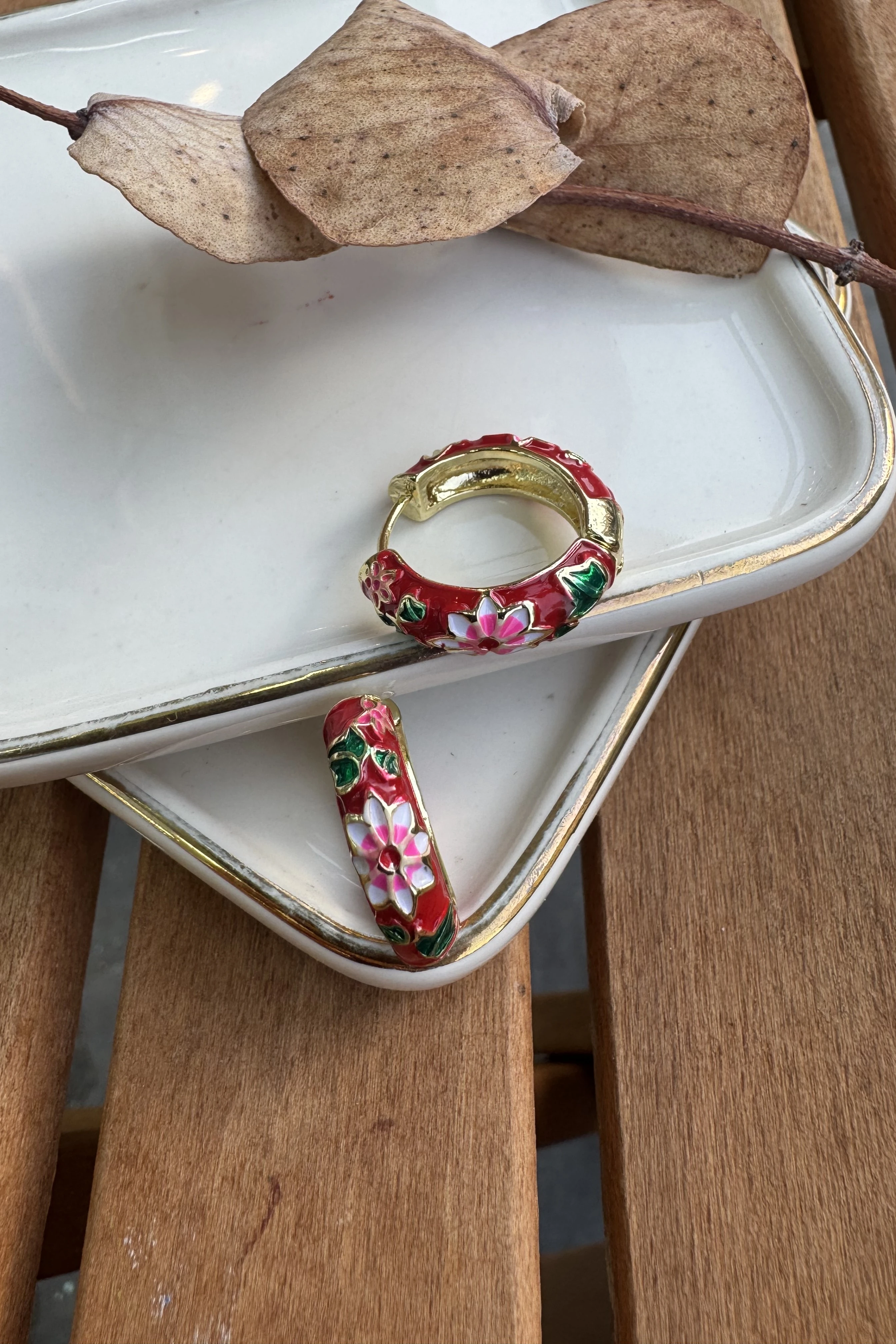 14K Altın Kaplama Kırmızı Mineli Lara Küpe