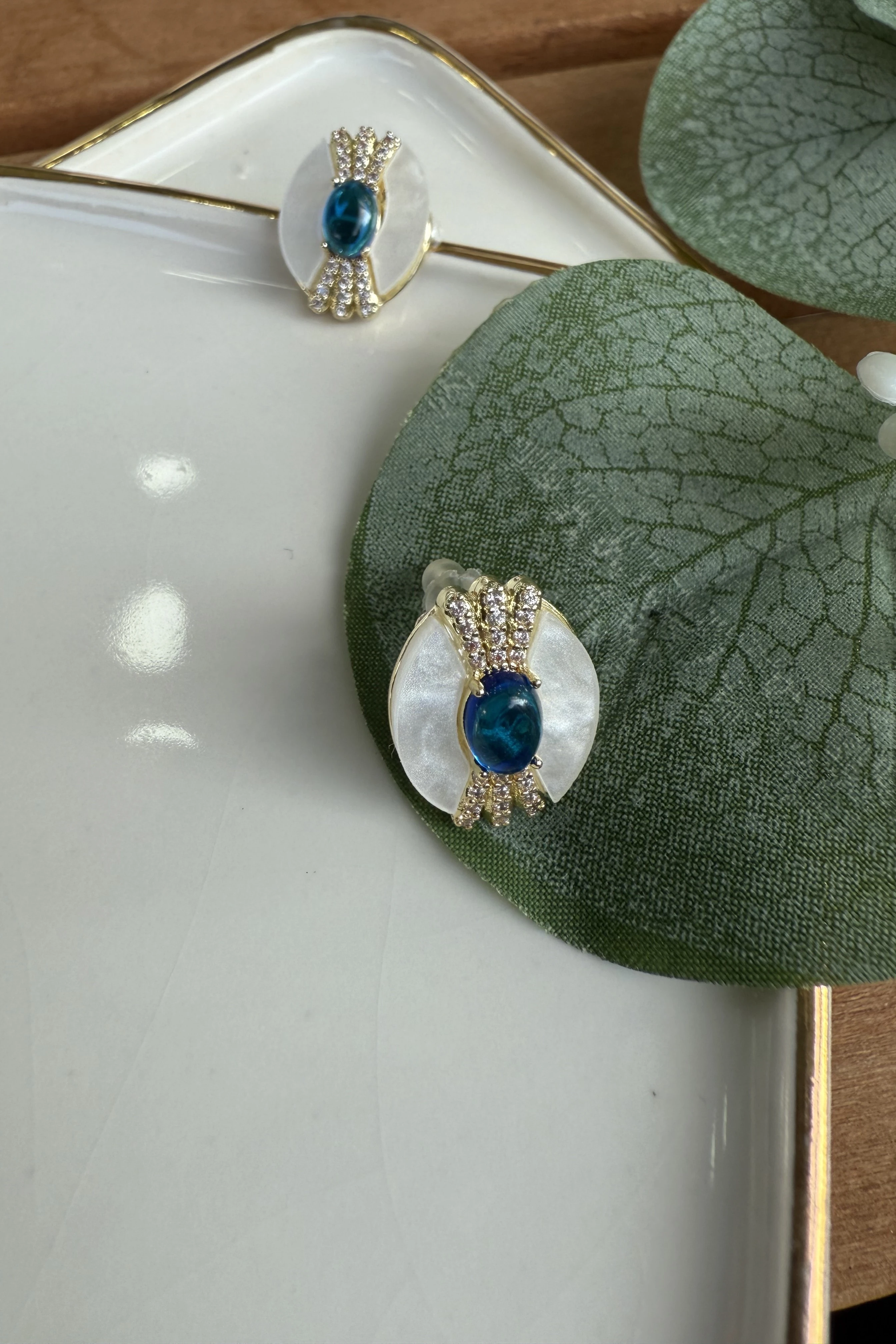 14K Altın Kaplama Mavi Taşlı Sedefli Küpe