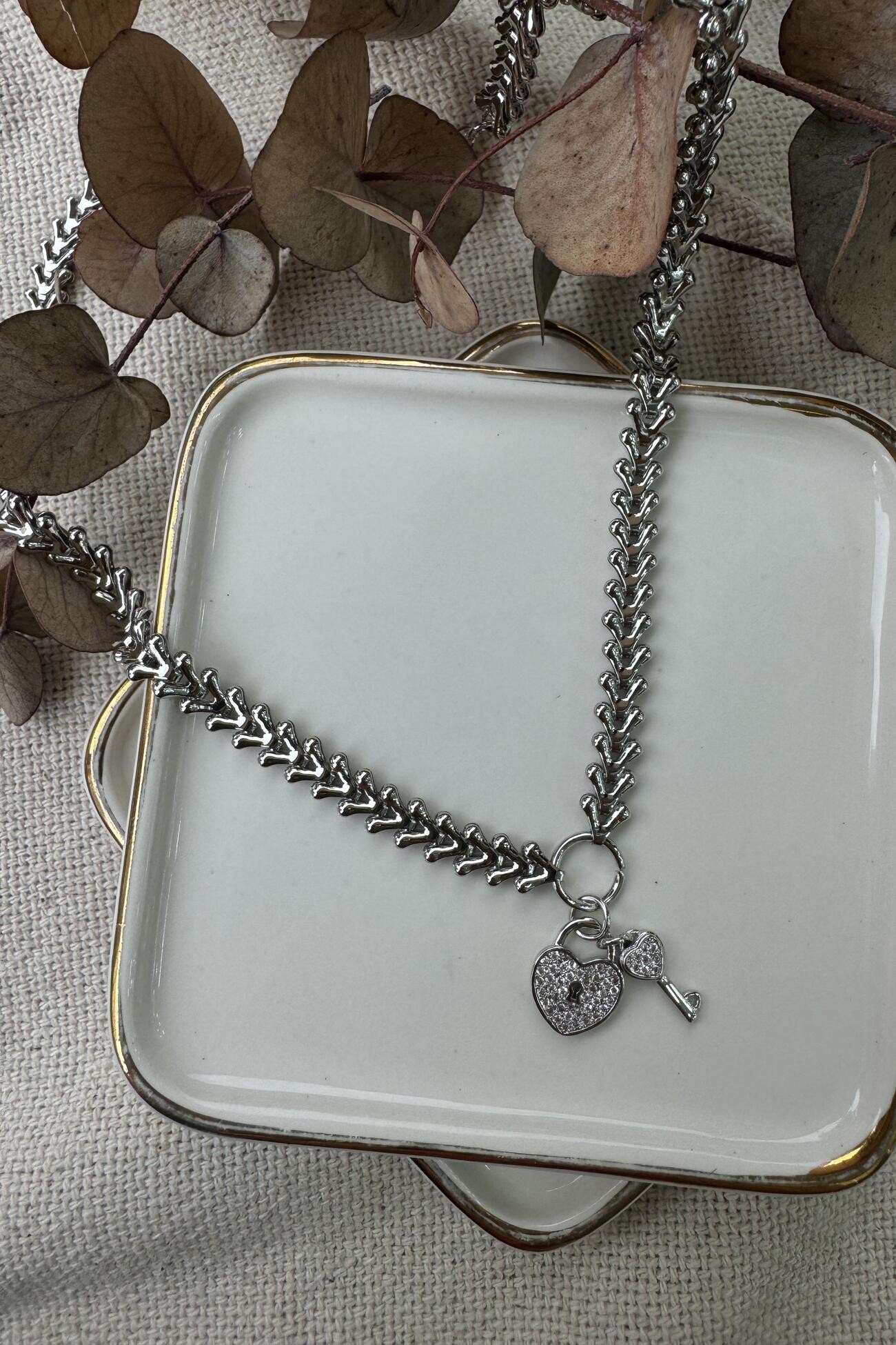 14K Altın Kaplama Yaprak Zincirde Kalp&Anahtar Kolye 45cm