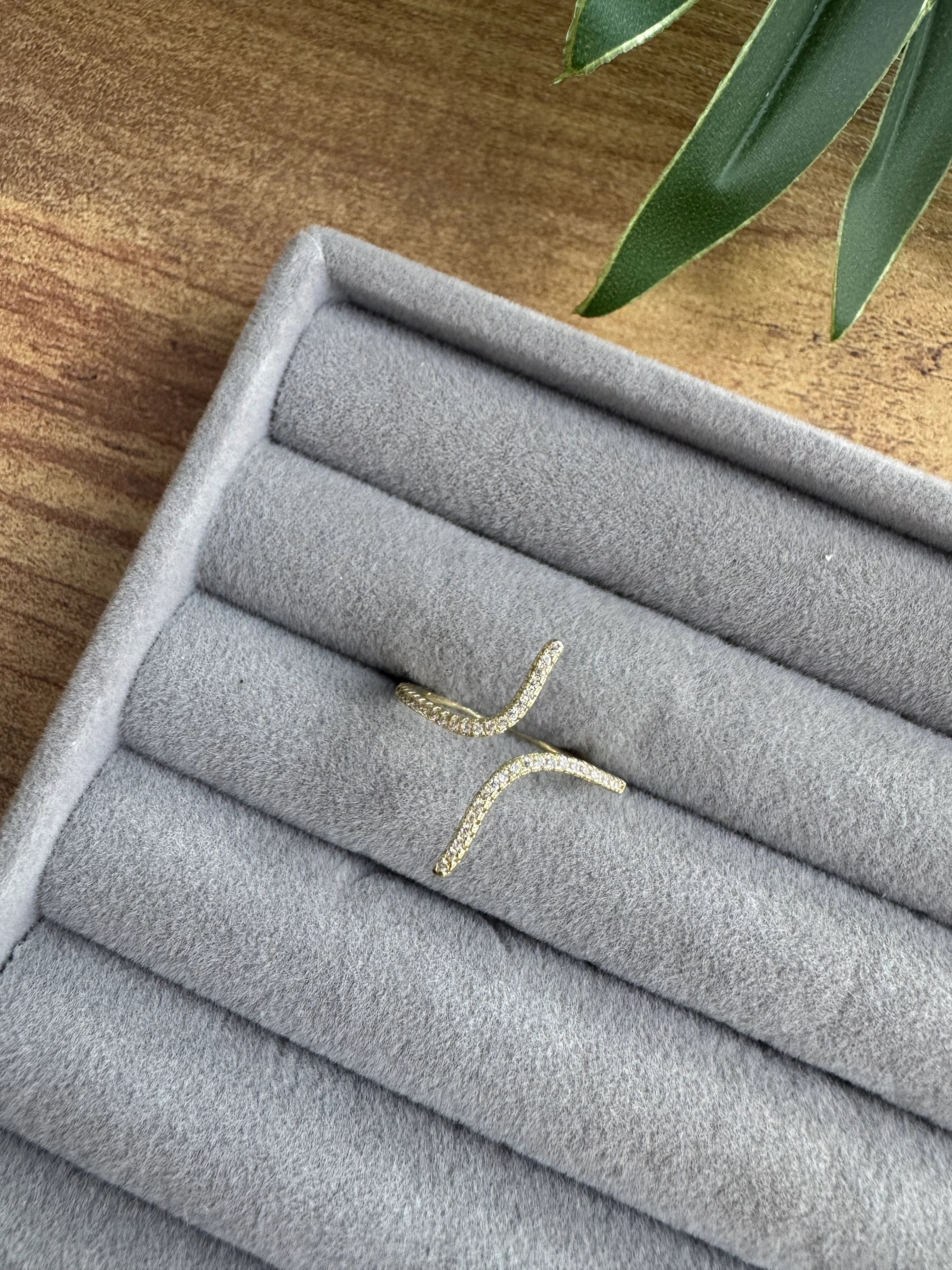 14K Altın Kaplama Mini Taşlı Dalga Yüzük